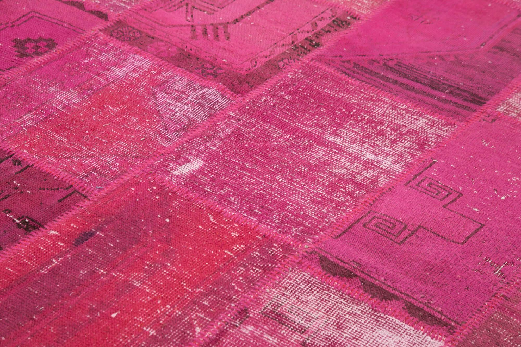 8 x 10 Pink Patchwork Rug - 1018