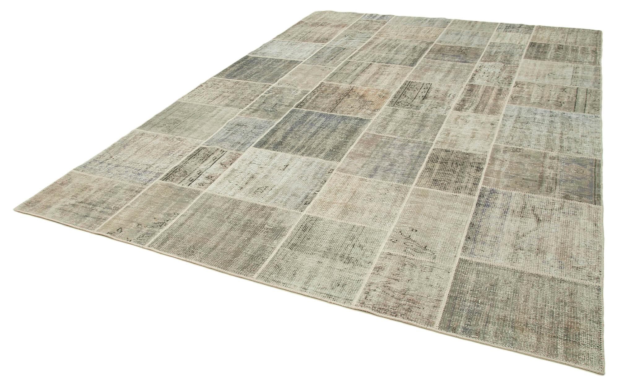 8 x 11 Grey Patchwork Rug- 1036