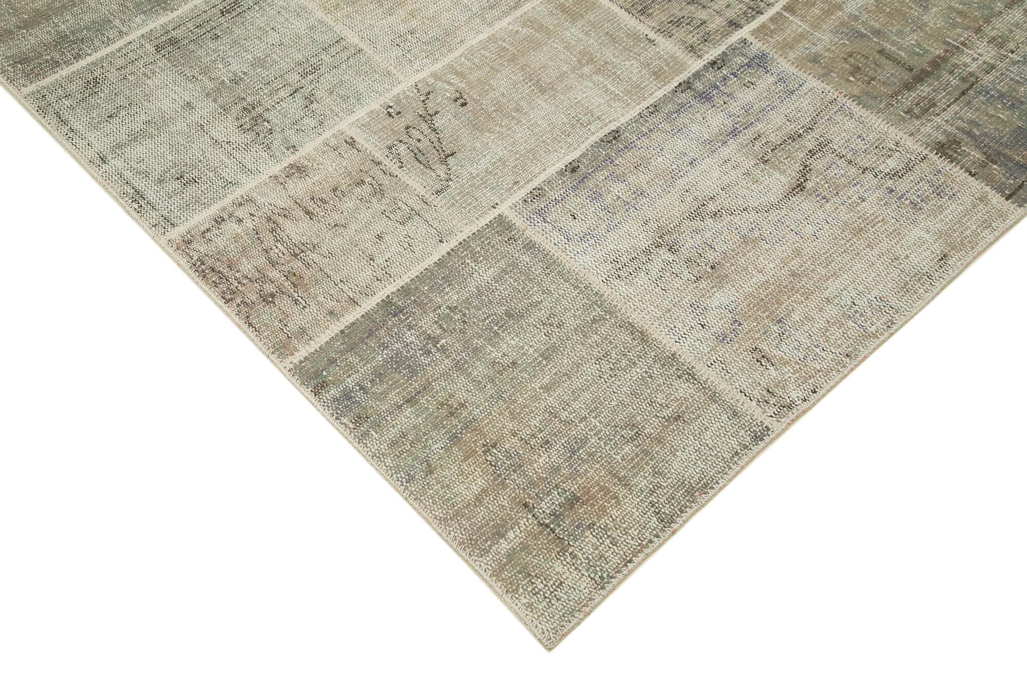 8 x 11 Grey Patchwork Rug- 1036