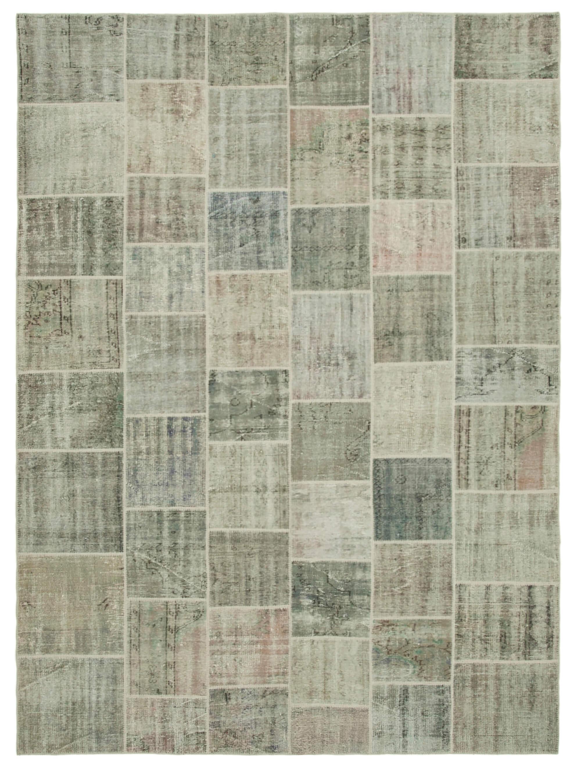 8 x 11 Grey Patchwork Rug- 1034