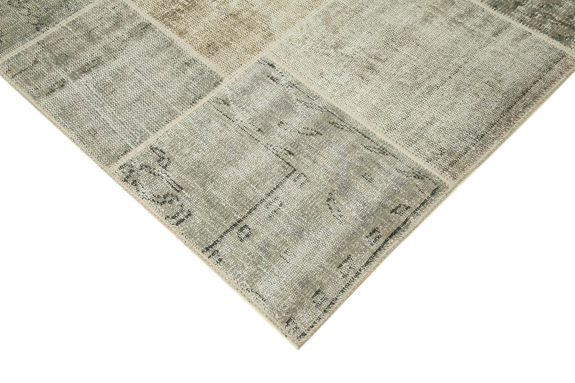 8 x 11 Grey Patchwork Rug- 1034