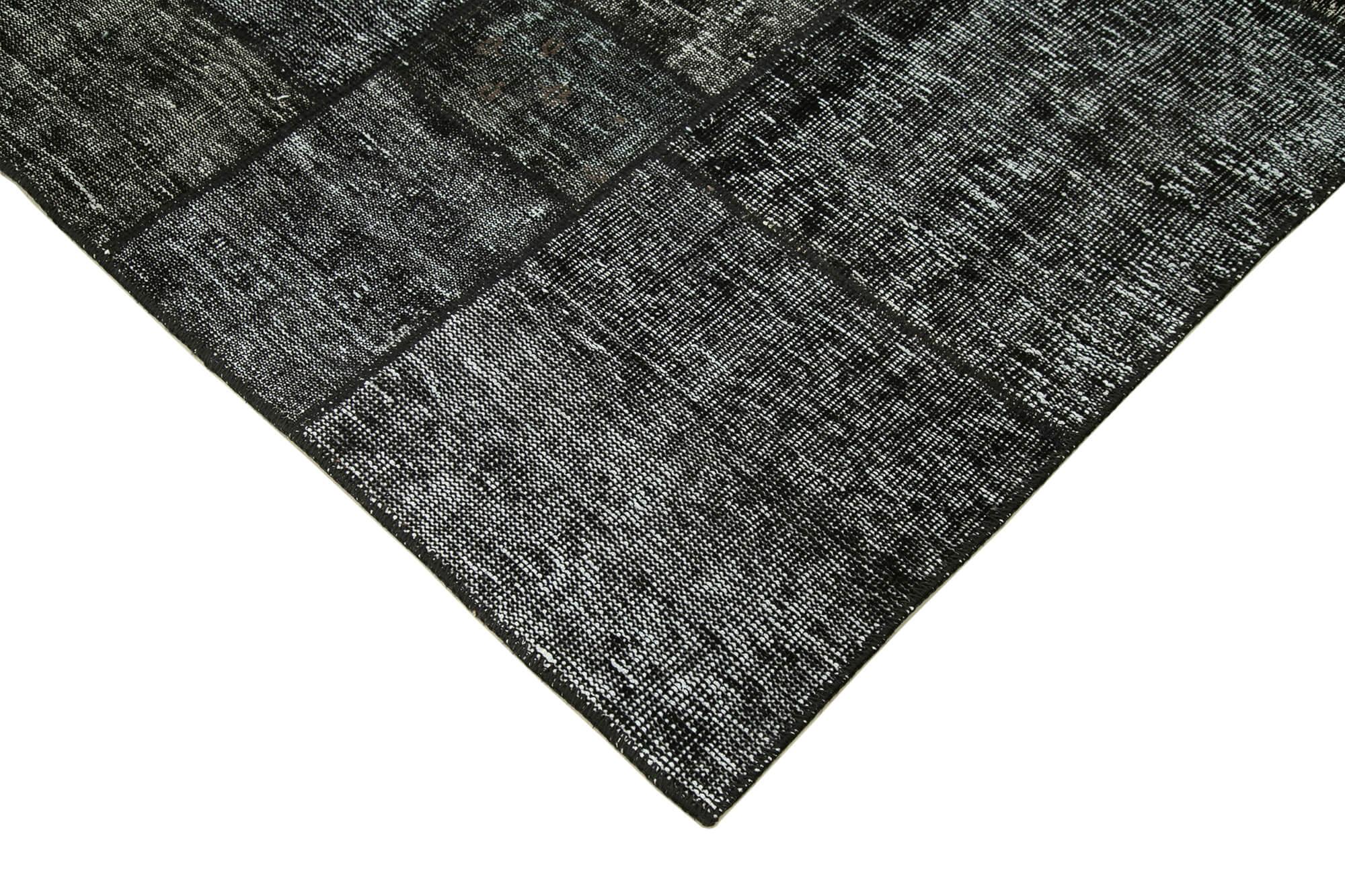 6 x 8 Black Patchwork Rug - 608