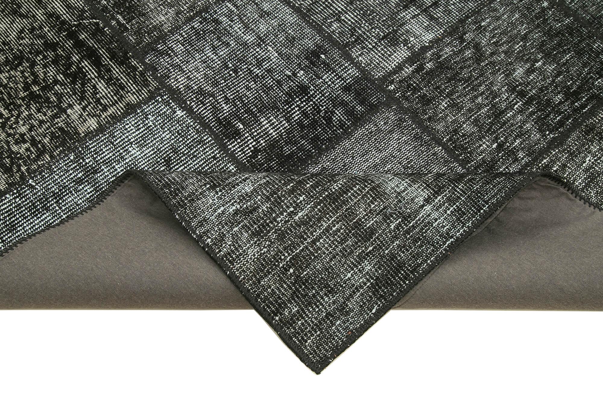 6 x 8 Black Patchwork Rug - 608