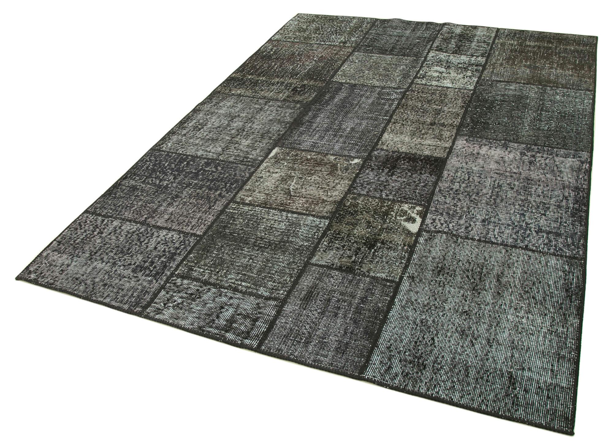 6 x 8 Black Patchwork Rug - 614