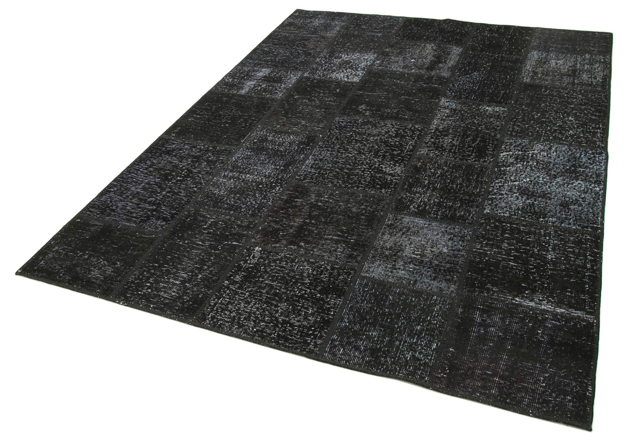 6 x 8 Black Patchwork Rug - 616