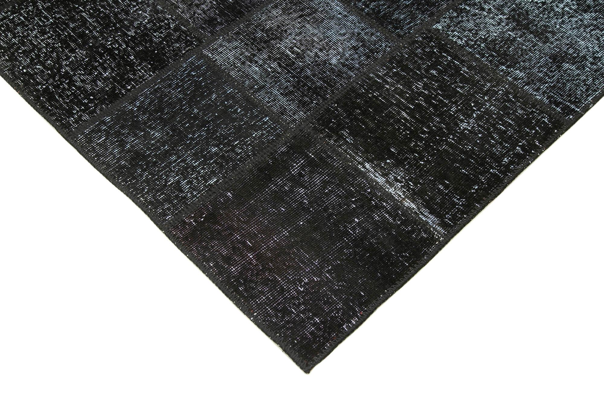 6 x 8 Black Patchwork Rug - 616