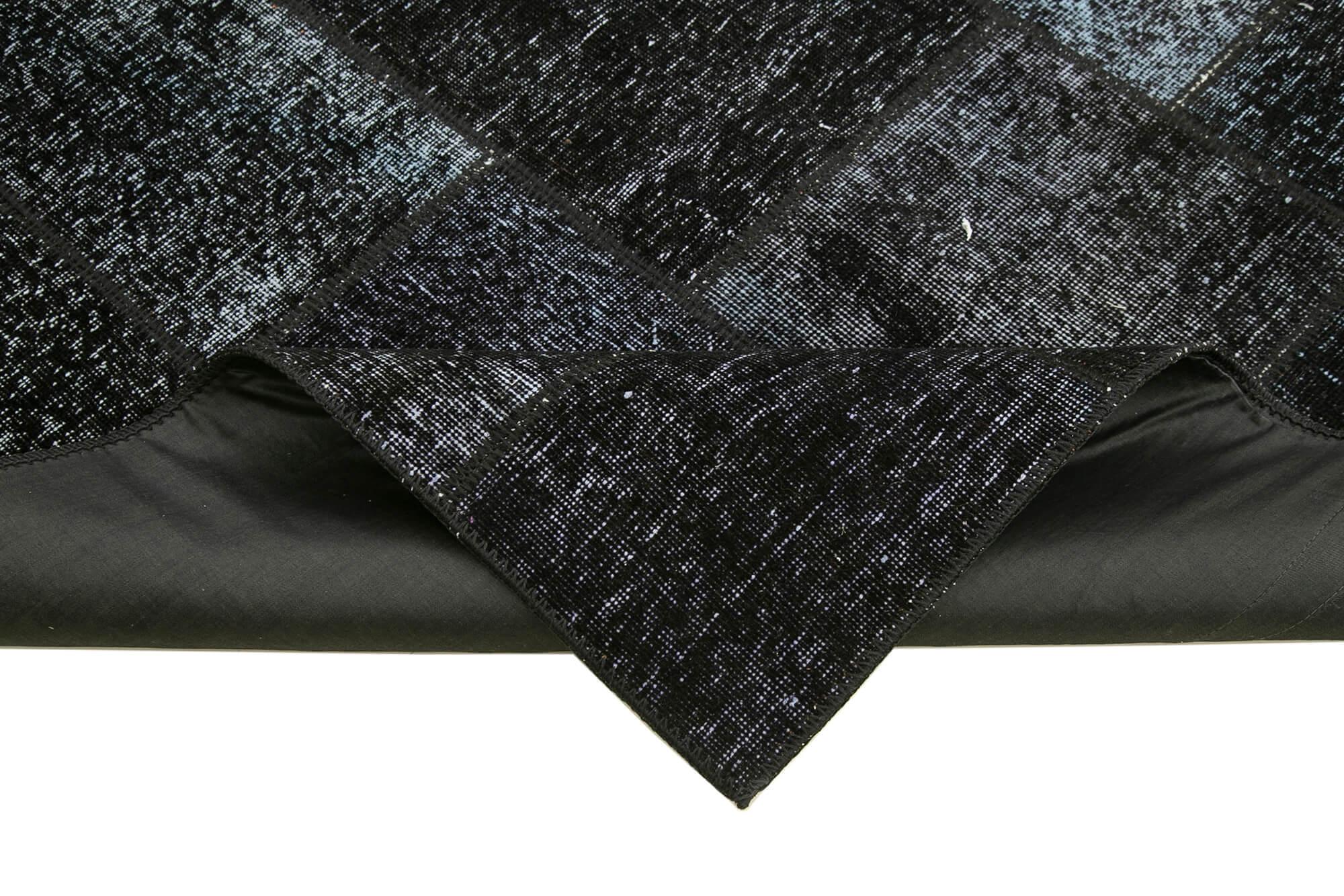 6 x 8 Black Patchwork Rug - 616