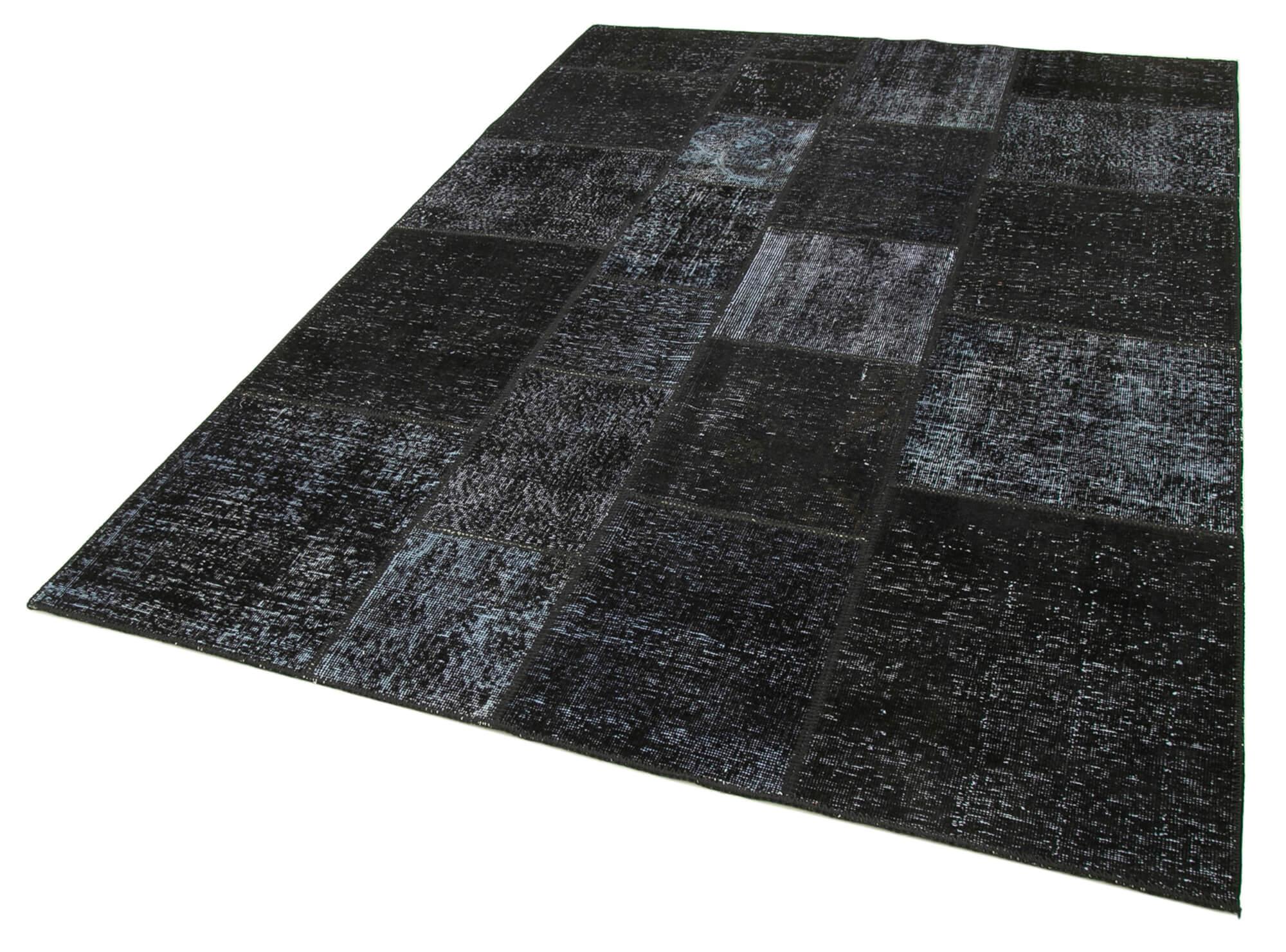 6 x 8 Black Patchwork Rug - 620