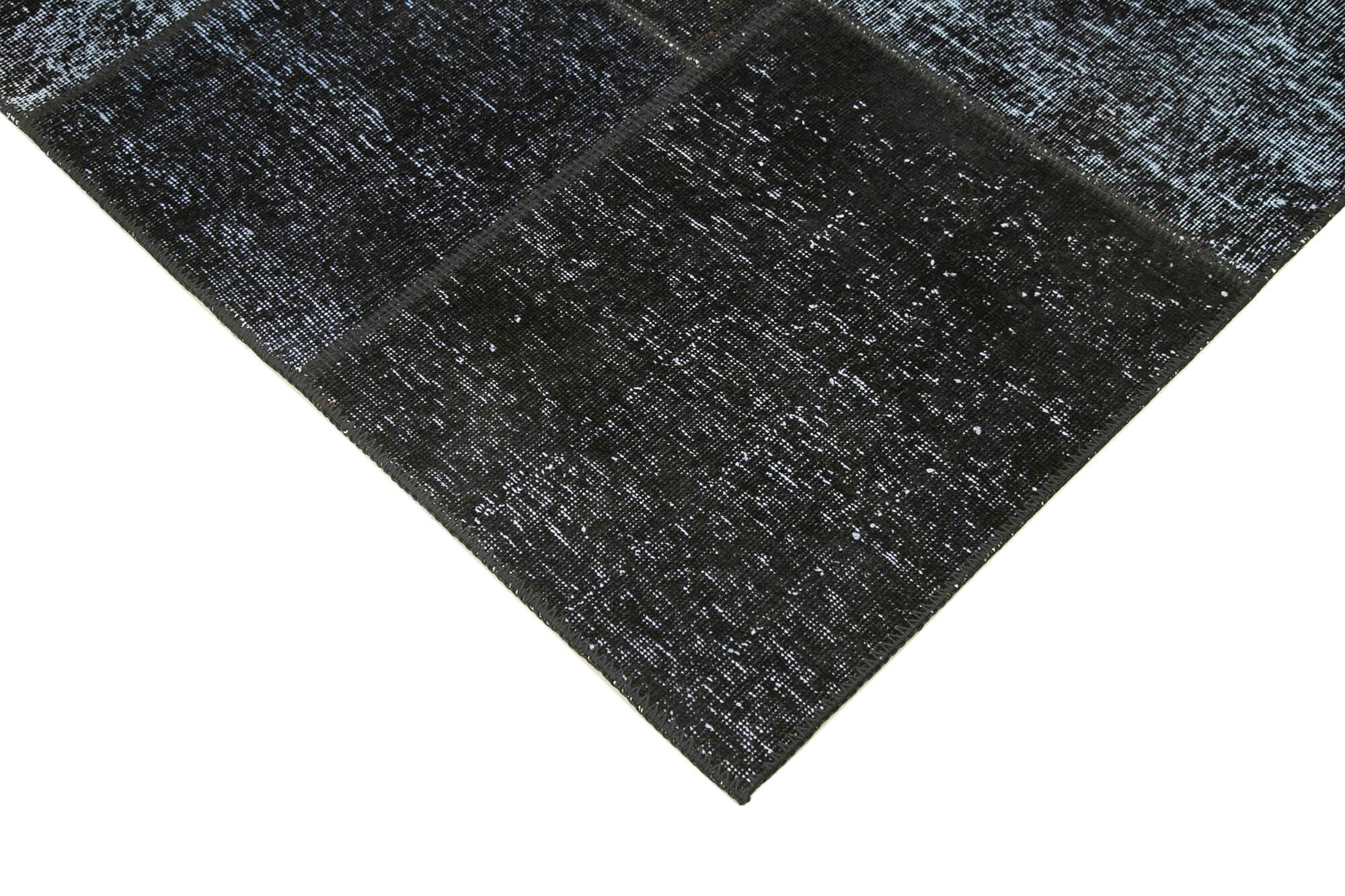 6 x 8 Black Patchwork Rug - 620