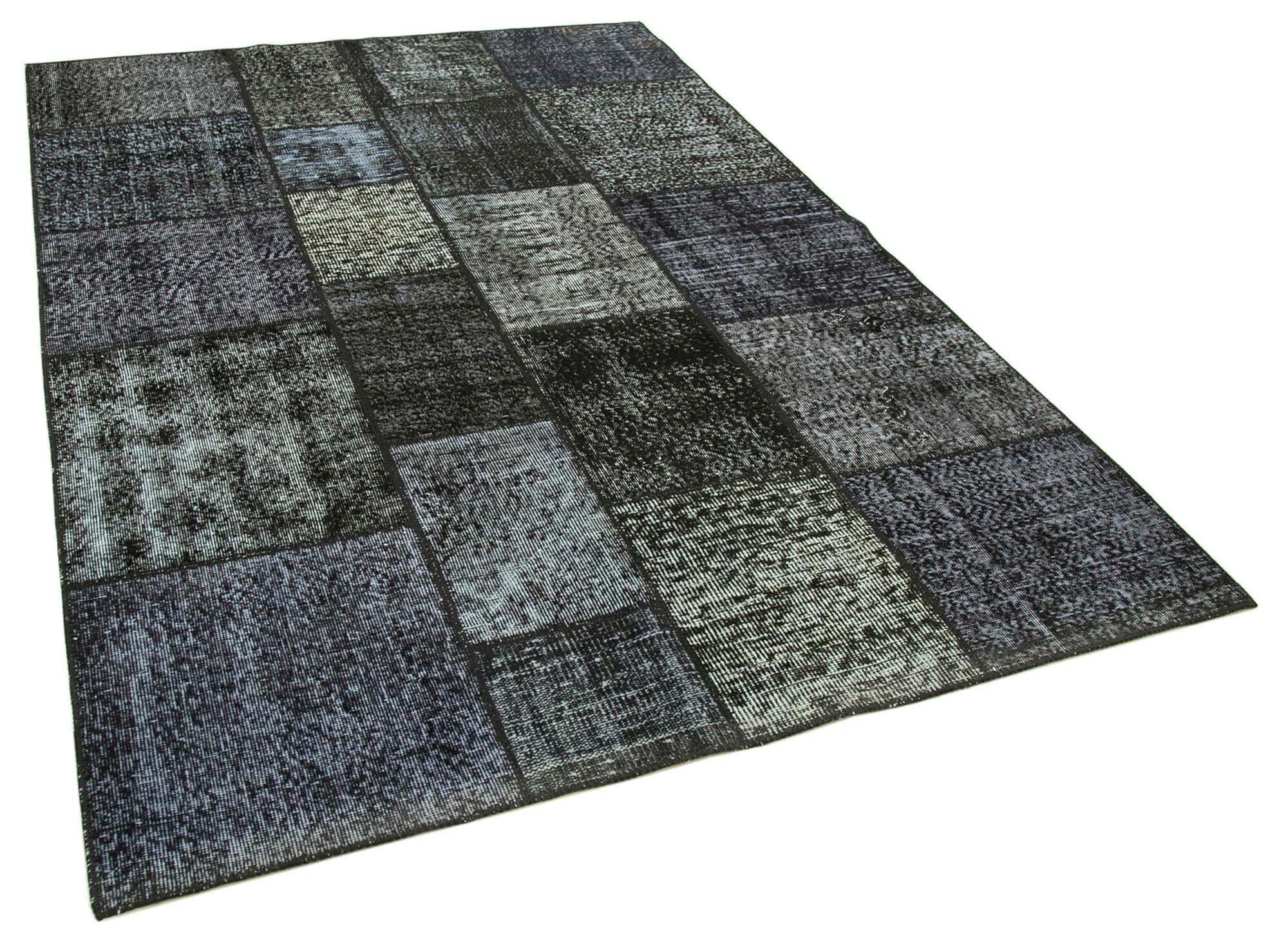 6 x 8 Black Patchwork Rug - 630