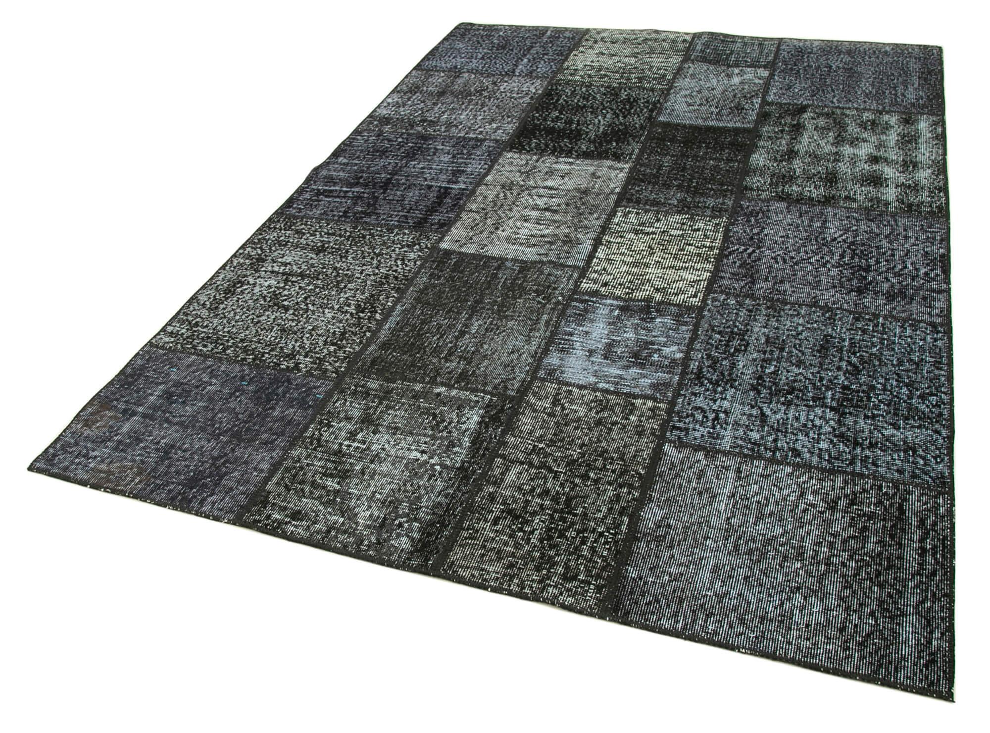 6 x 8 Black Patchwork Rug - 630