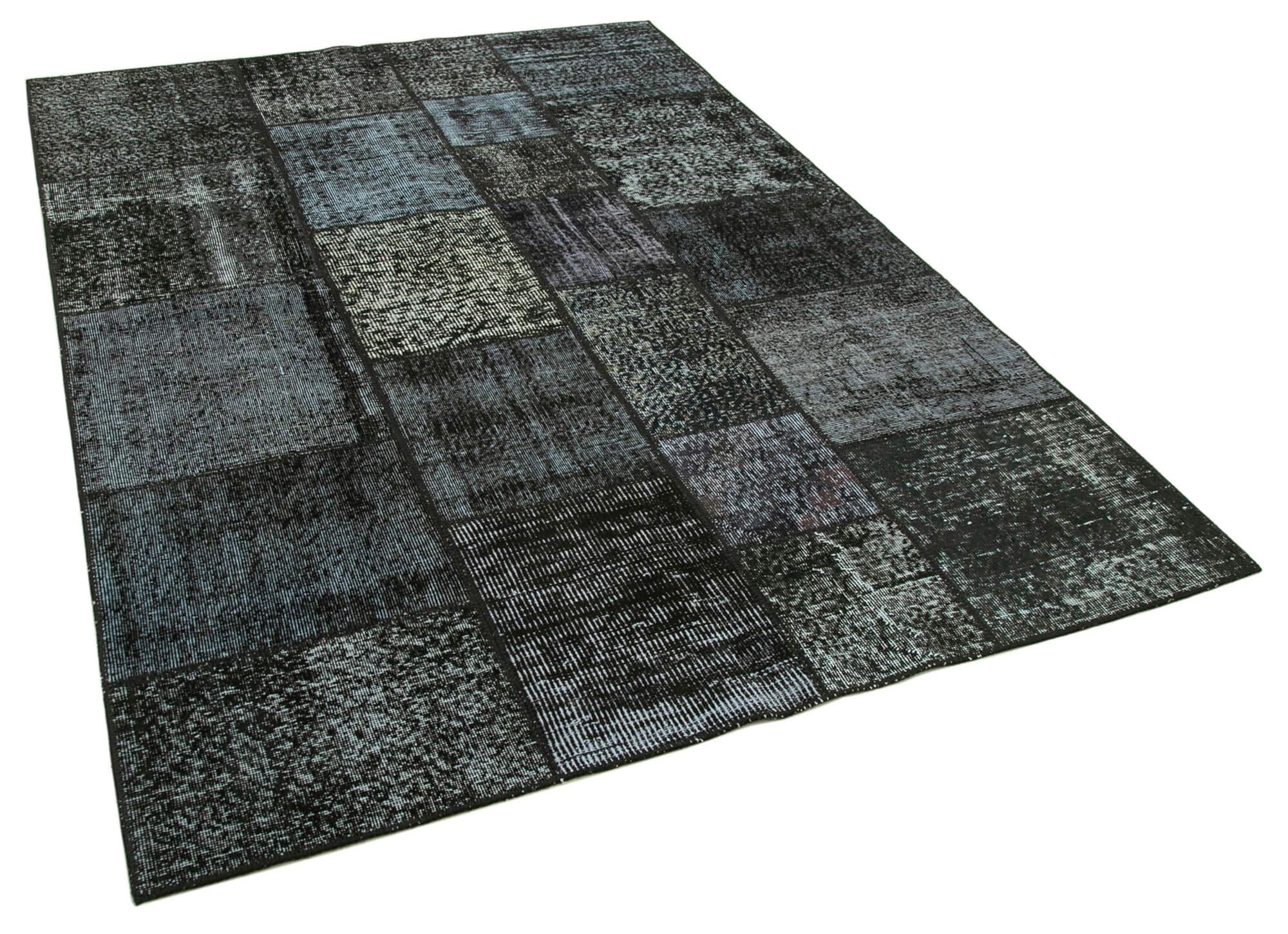 6 x 8 Black Patchwork Rug - 644