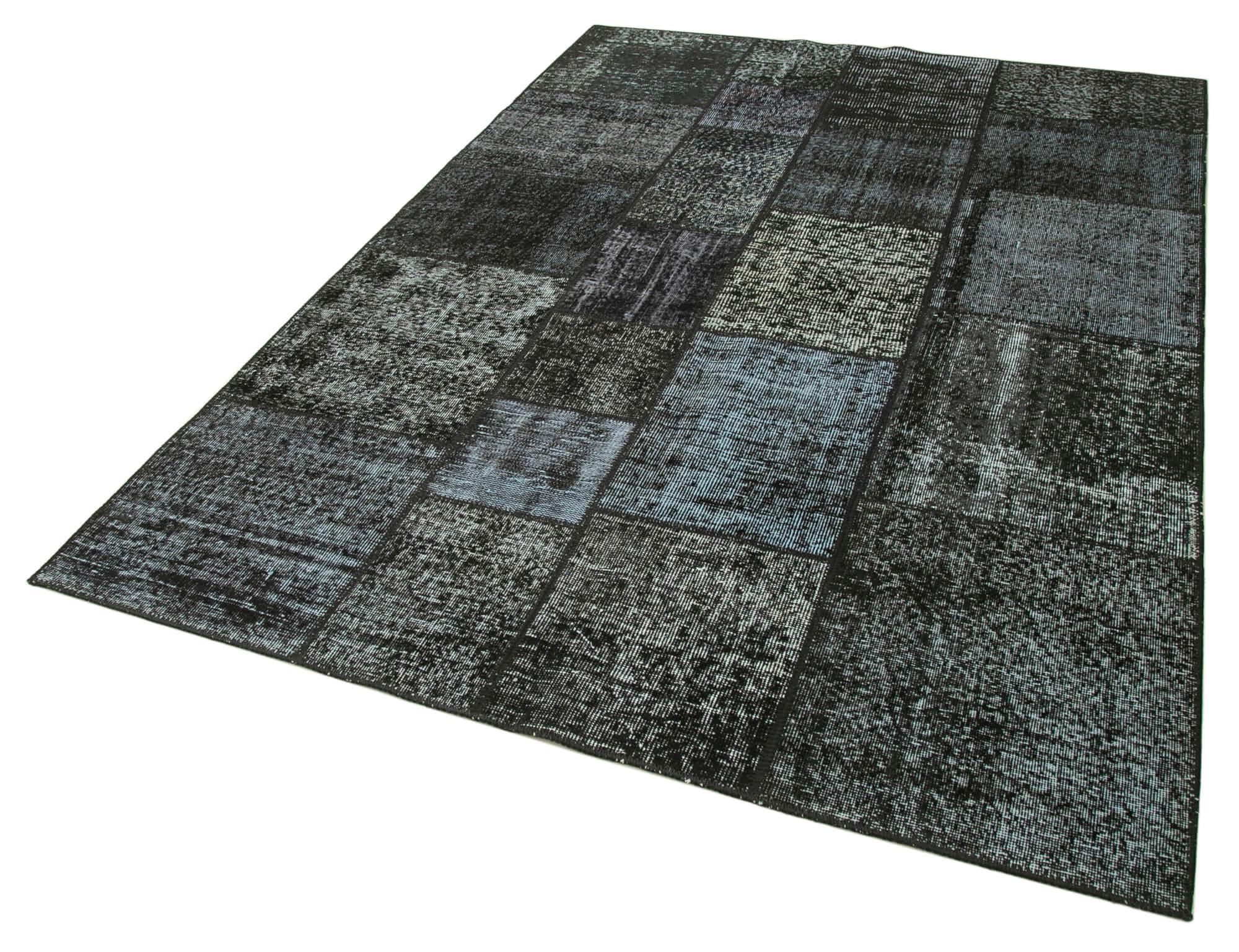 6 x 8 Black Patchwork Rug - 644