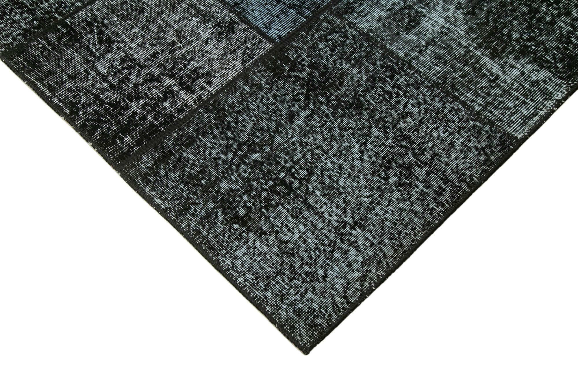 6 x 8 Black Patchwork Rug - 644