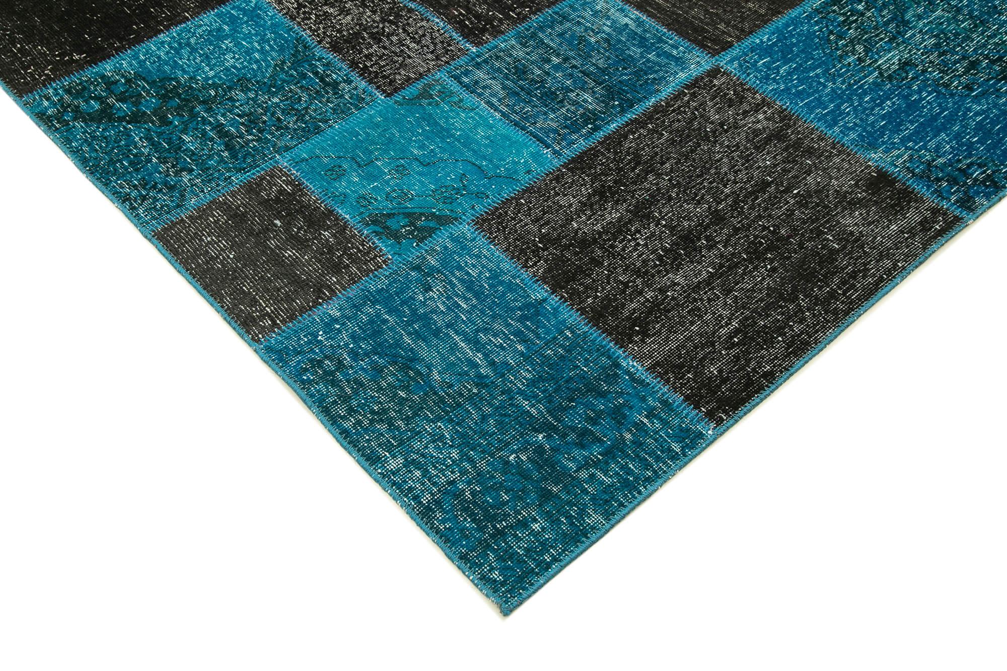 7 x 10 Black Patchwork Rug - 686