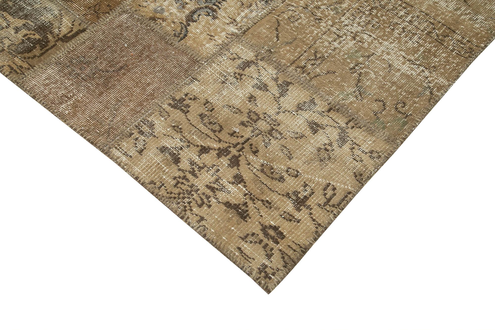 7 x 10 Brown Patchwork Rug - 695