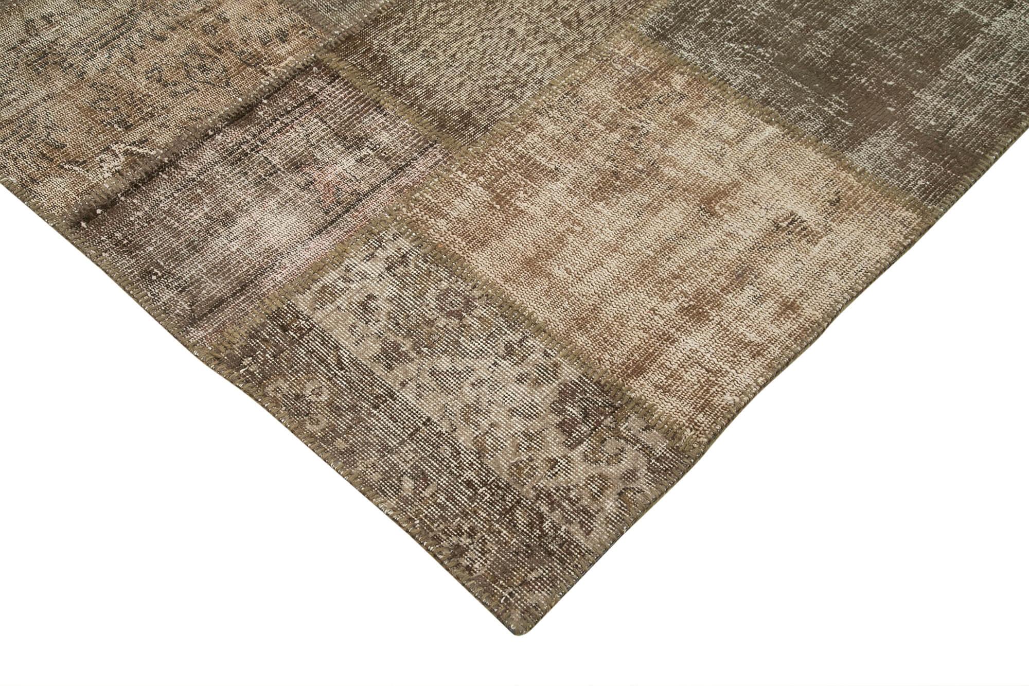 7 x 10 Brown Patchwork Rug - 696