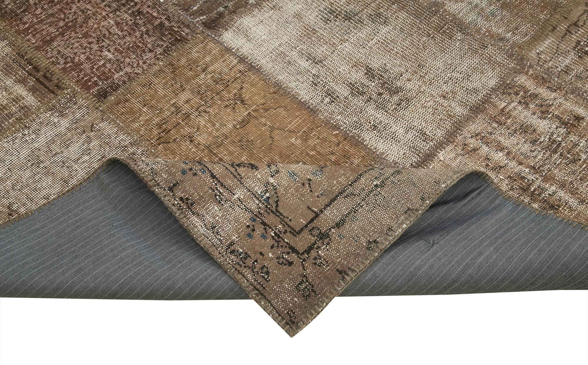 7 x 10 Brown Patchwork Rug - 696