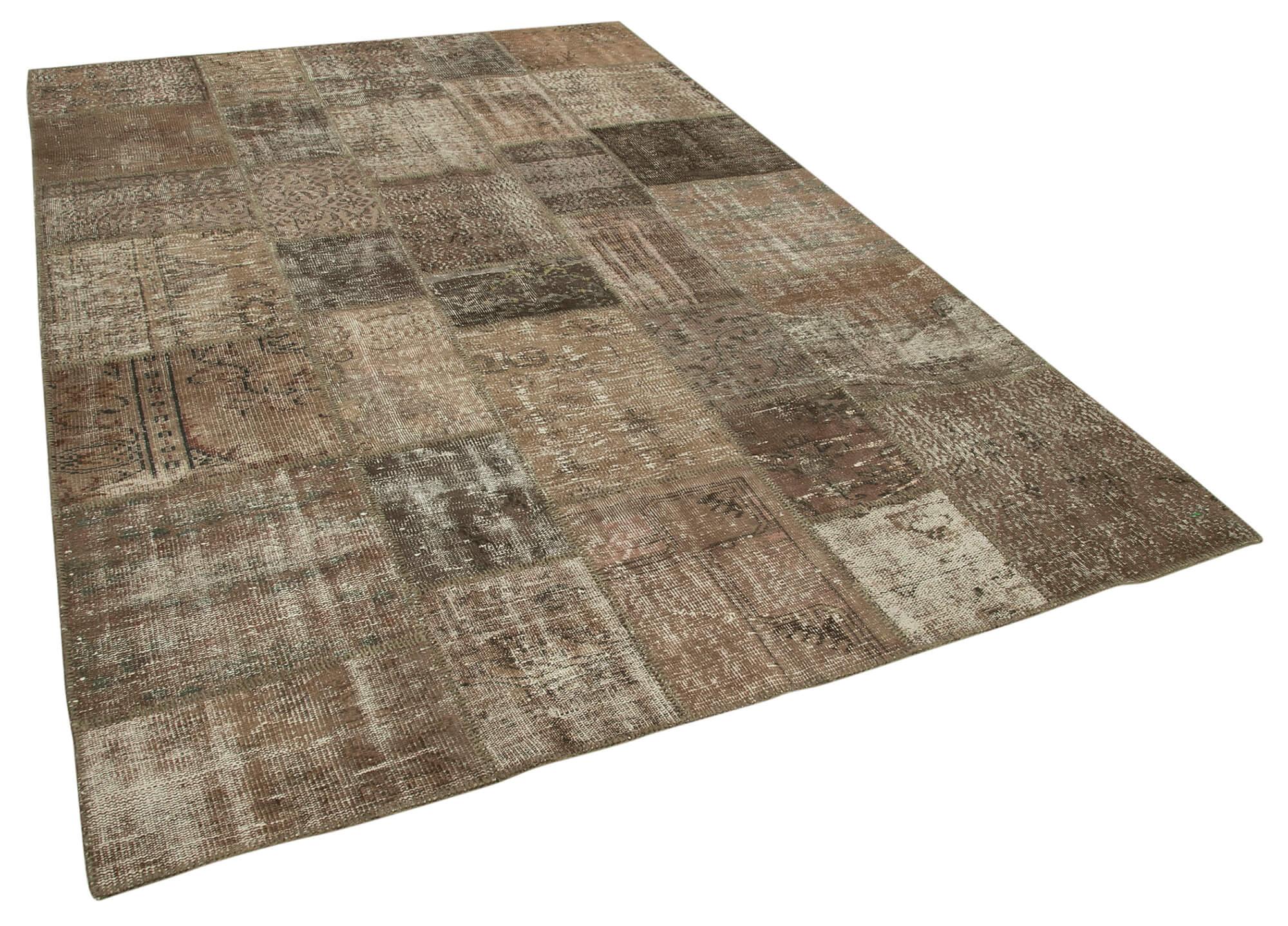 7 x 10 Brown Patchwork Rug - 697