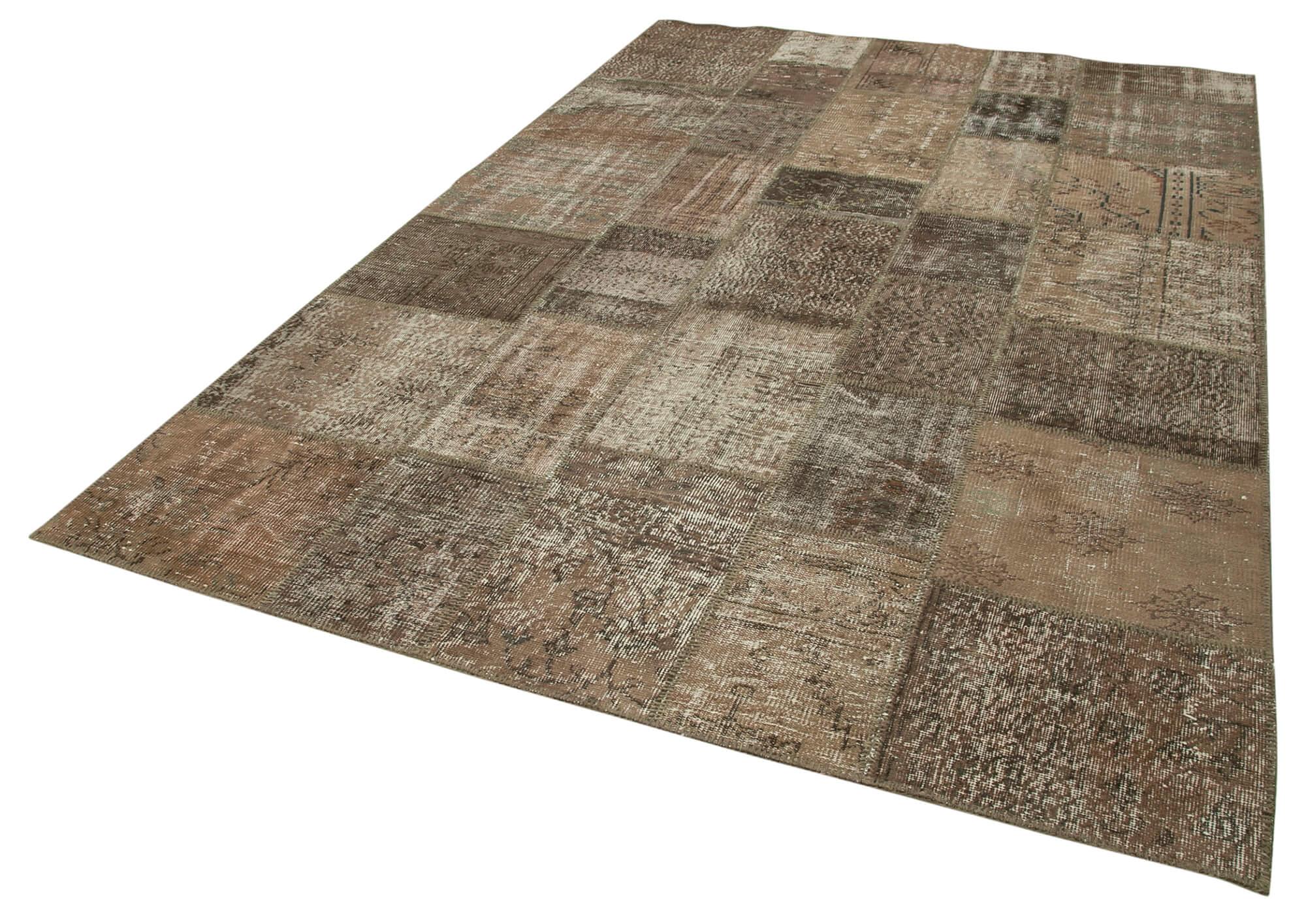 7 x 10 Brown Patchwork Rug - 697