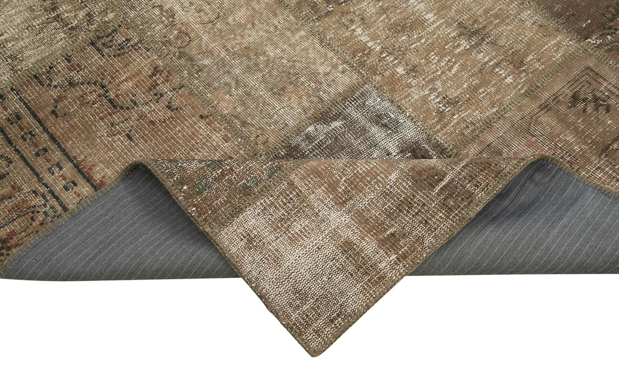 7 x 10 Brown Patchwork Rug - 697