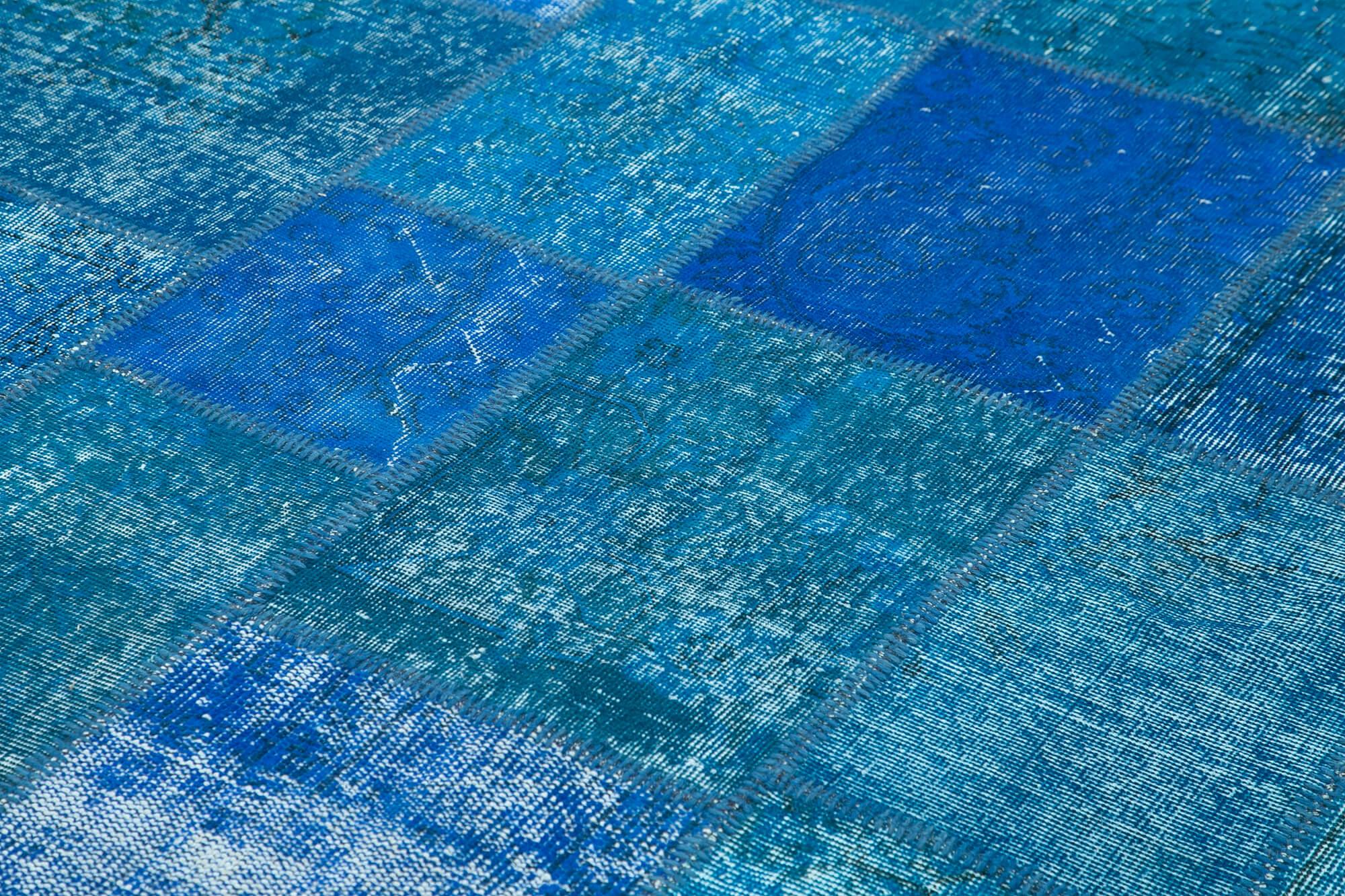 7 x 10 Blue Patchwork Rug - 698