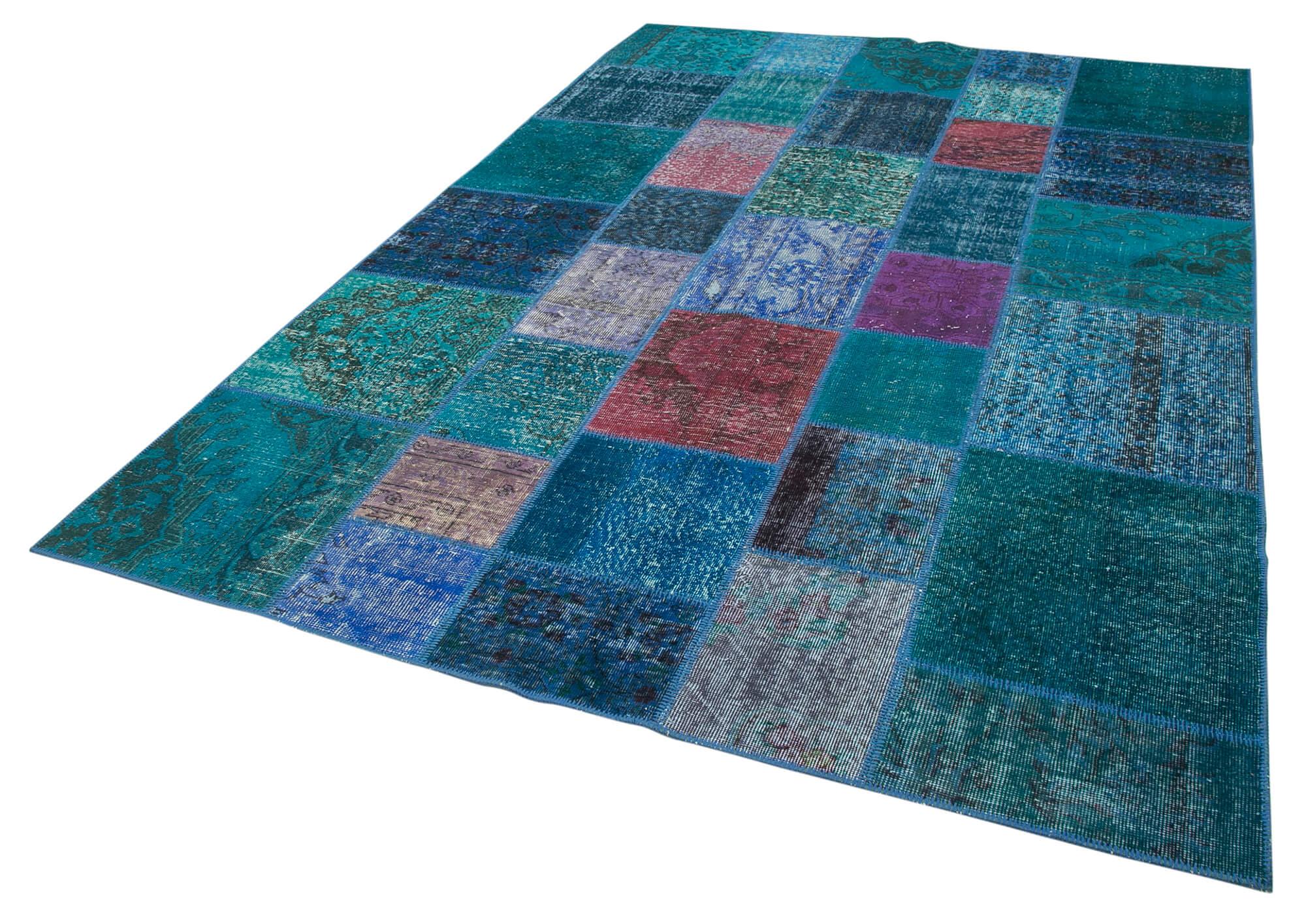 7 x 10 Turquoise Patchwork Rug - 702