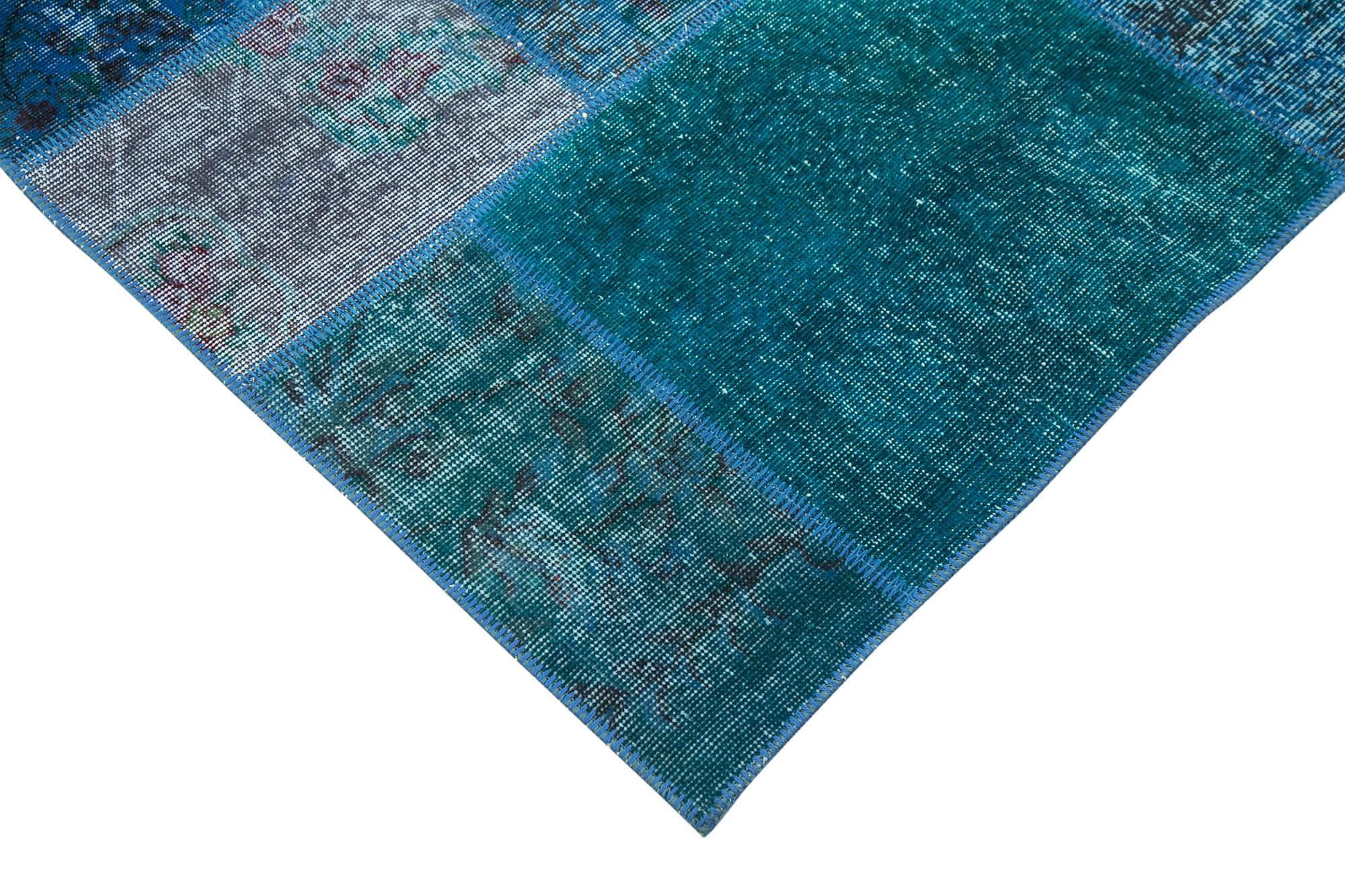 7 x 10 Turquoise Patchwork Rug - 702