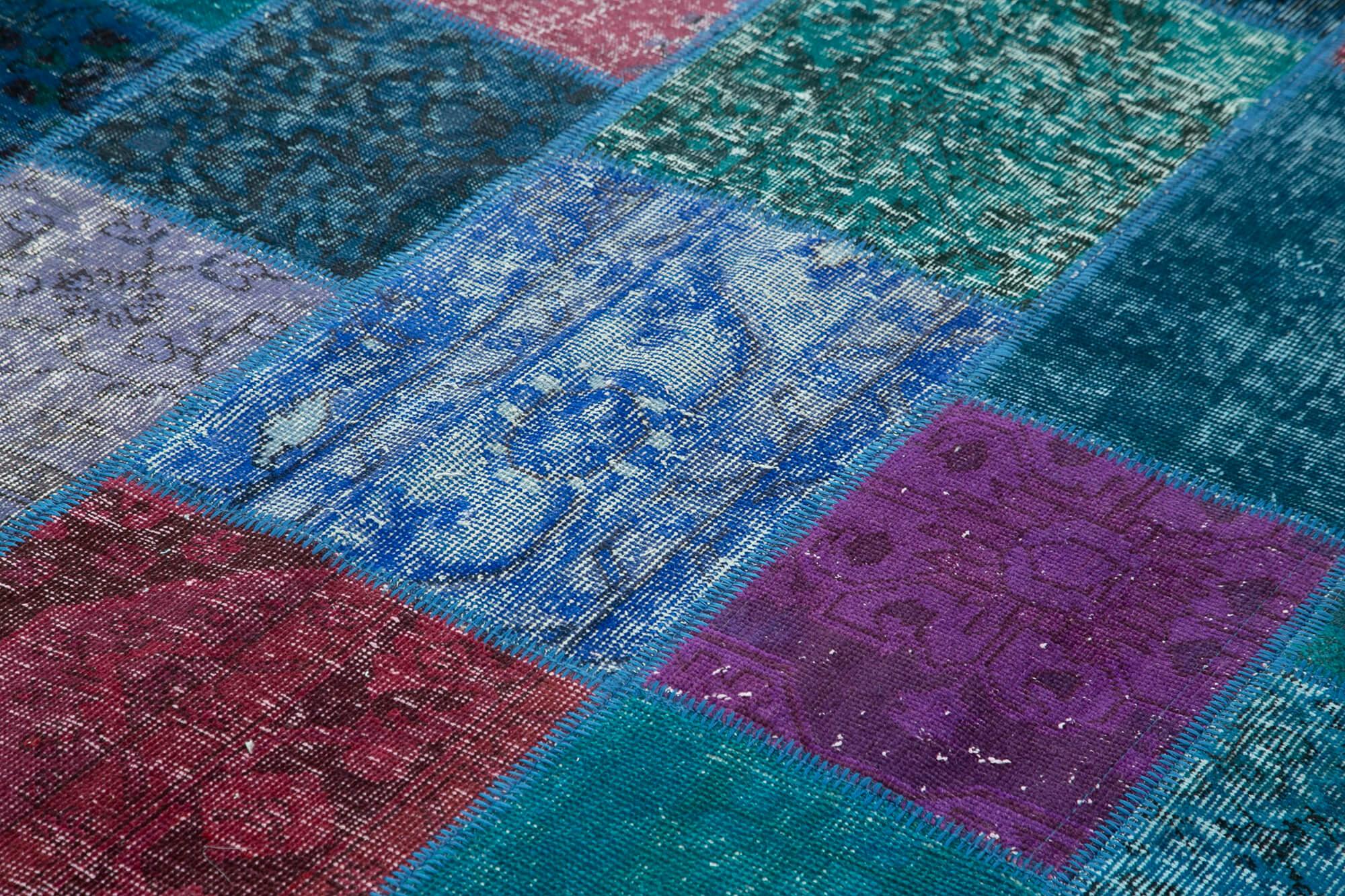 7 x 10 Turquoise Patchwork Rug - 702