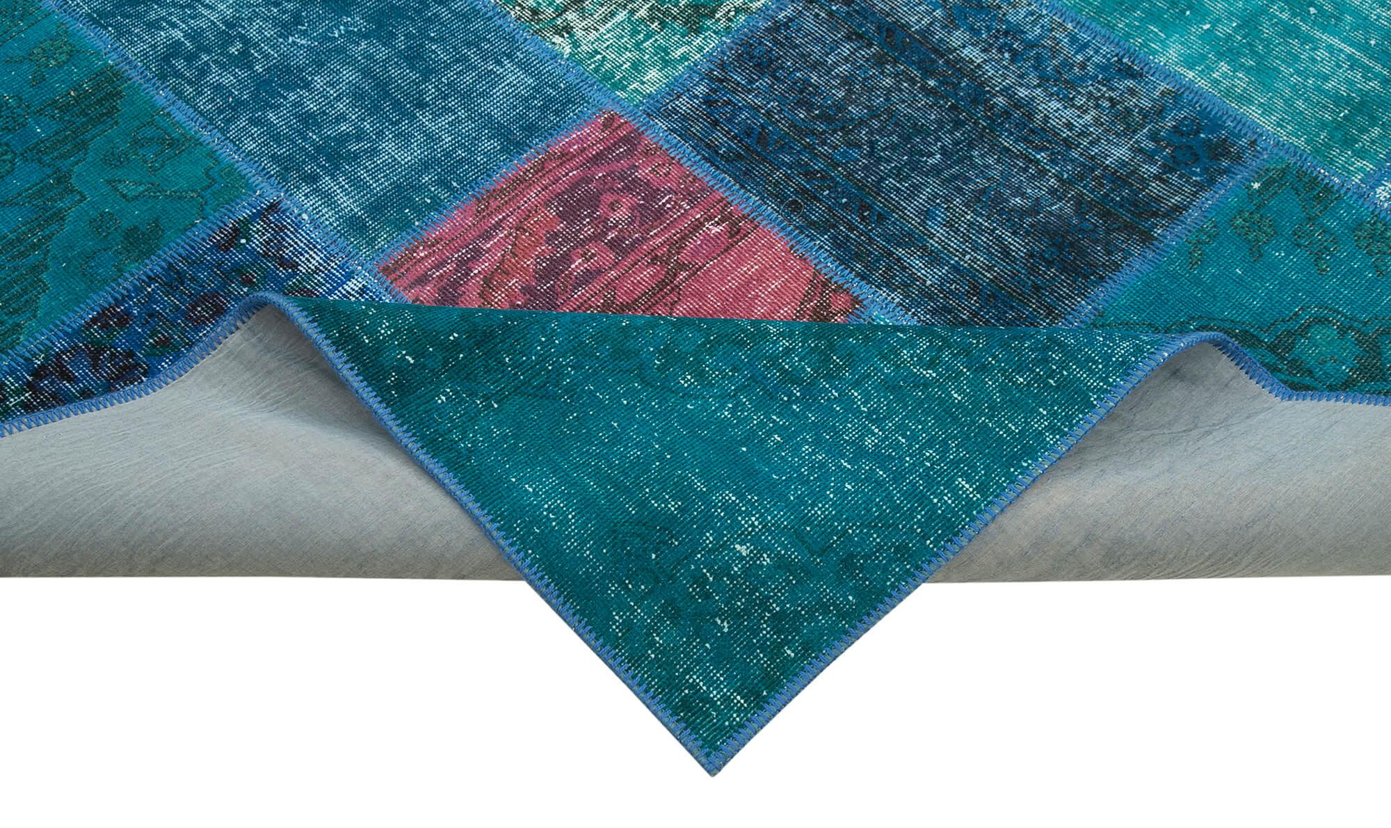 7 x 10 Turquoise Patchwork Rug - 702