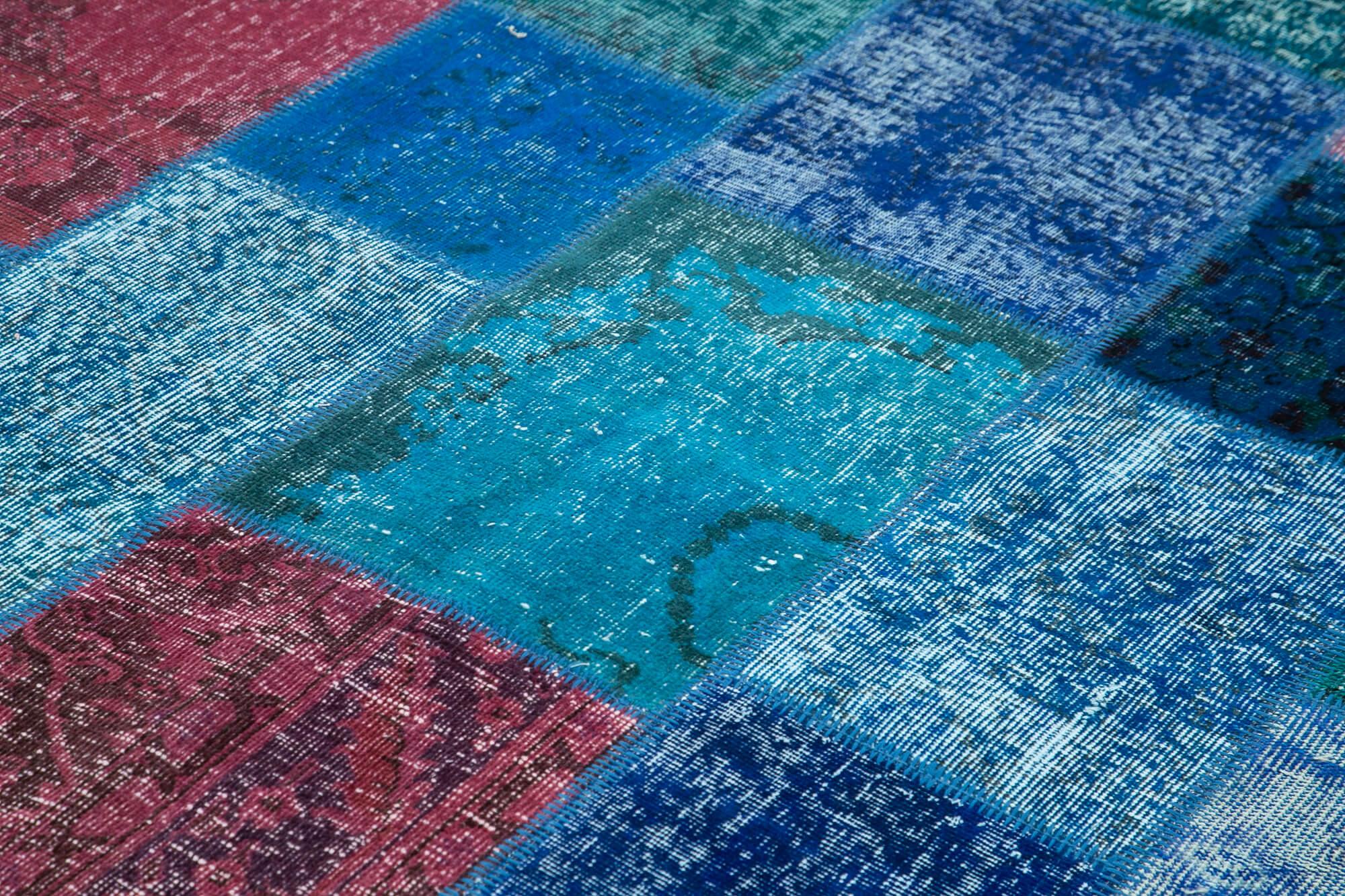 7 x 10 Blue Patchwork Rug - 705