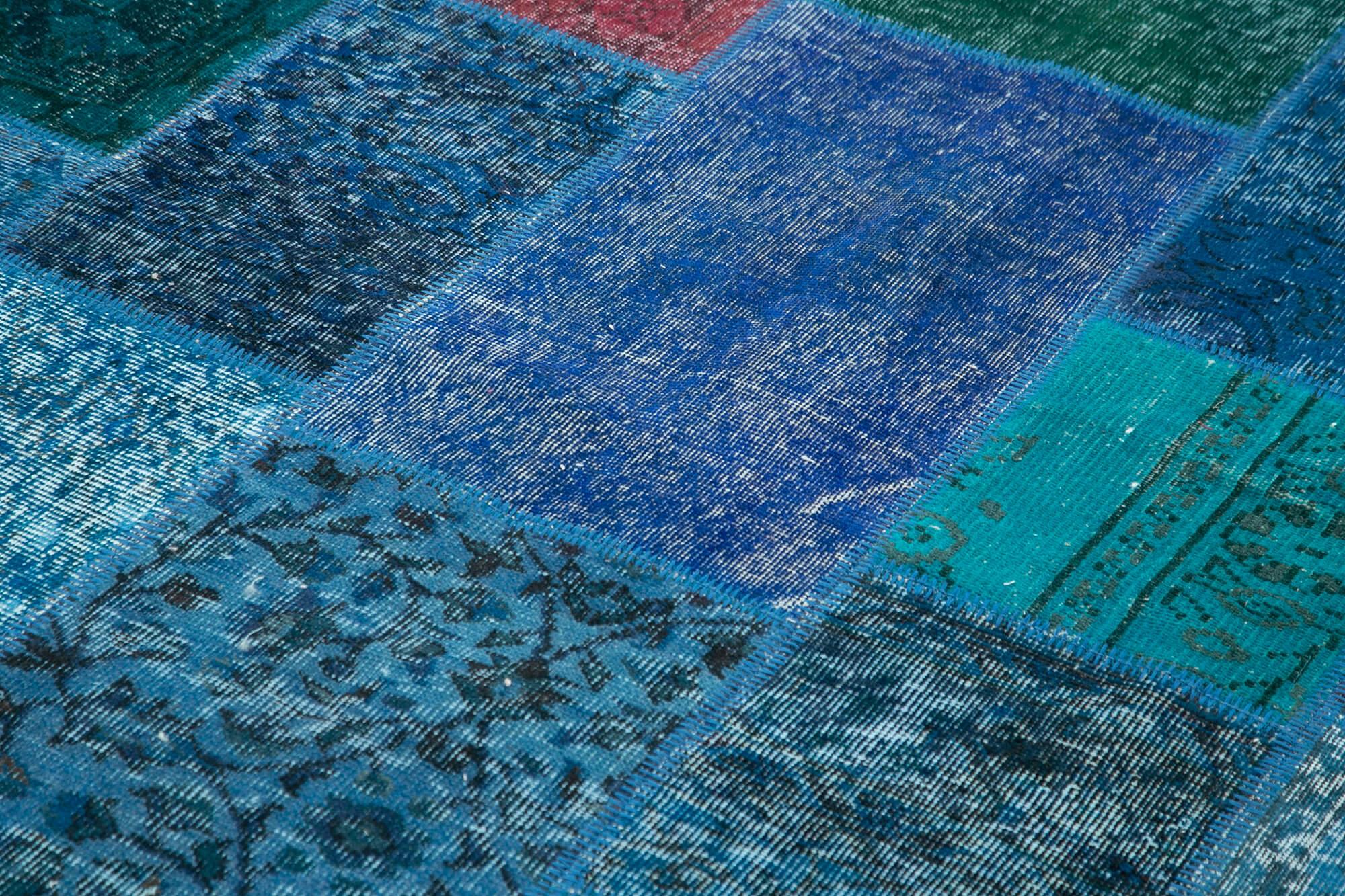 7 x 10 Blue Patchwork Rug - 710