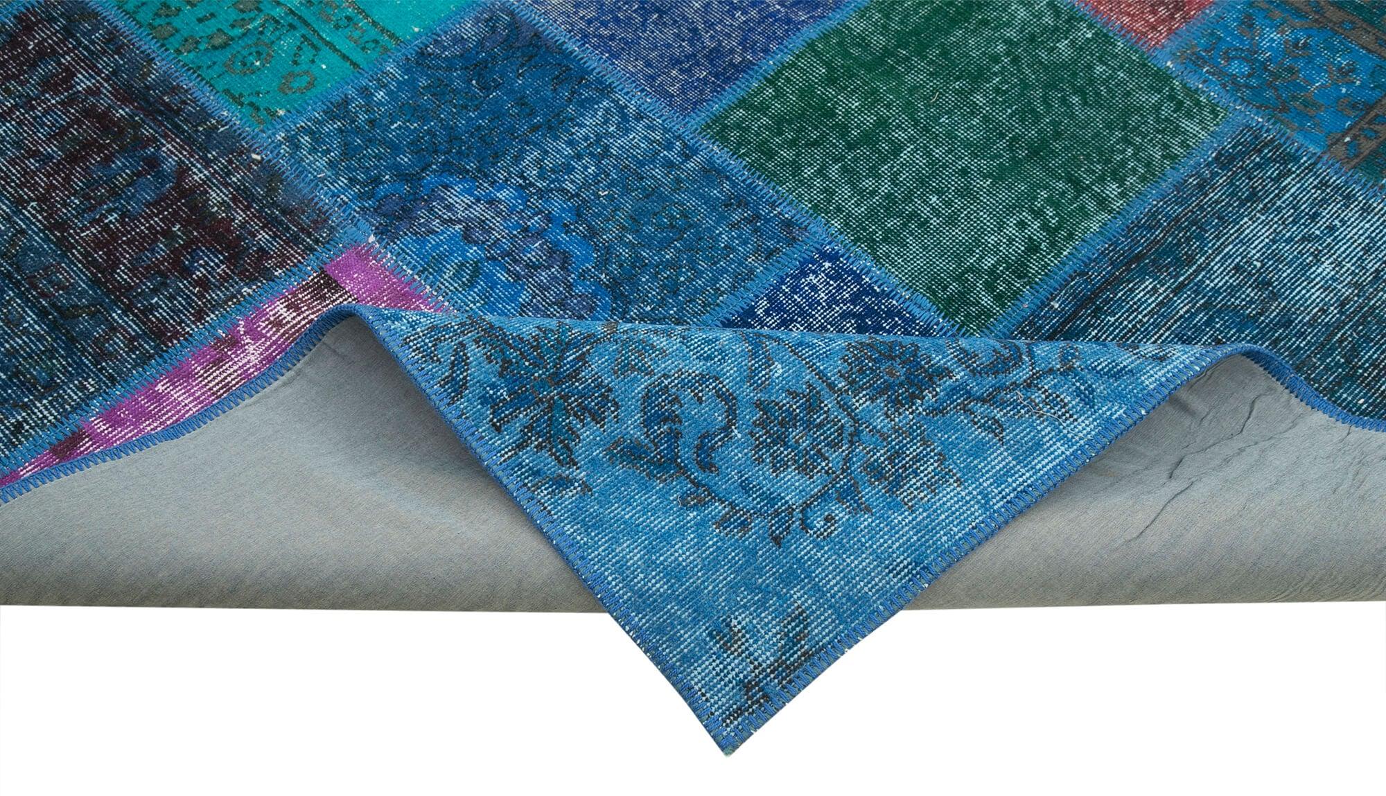 7 x 10 Blue Patchwork Rug - 710