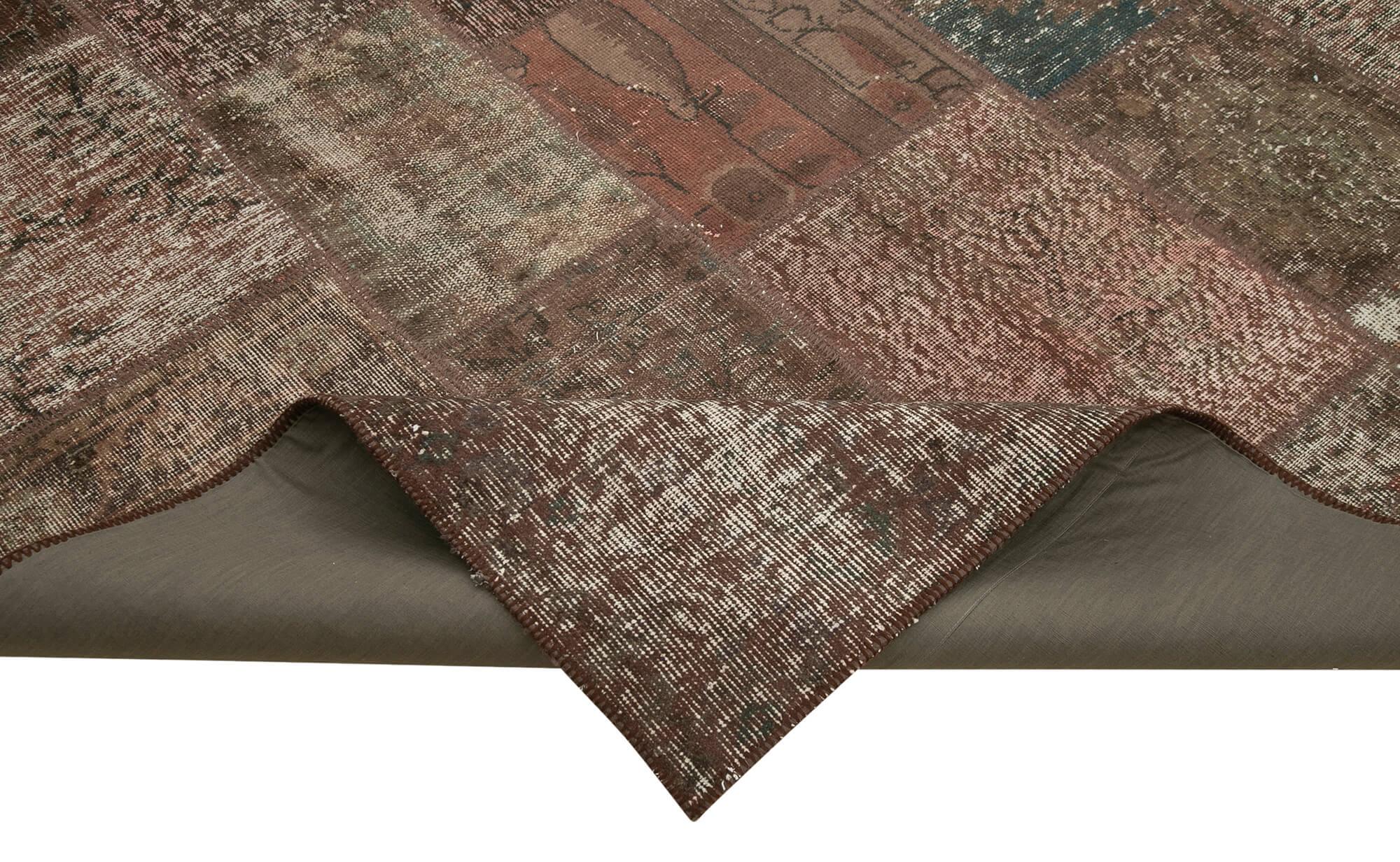 7 x 10 Brown Patchwork Rug - 712