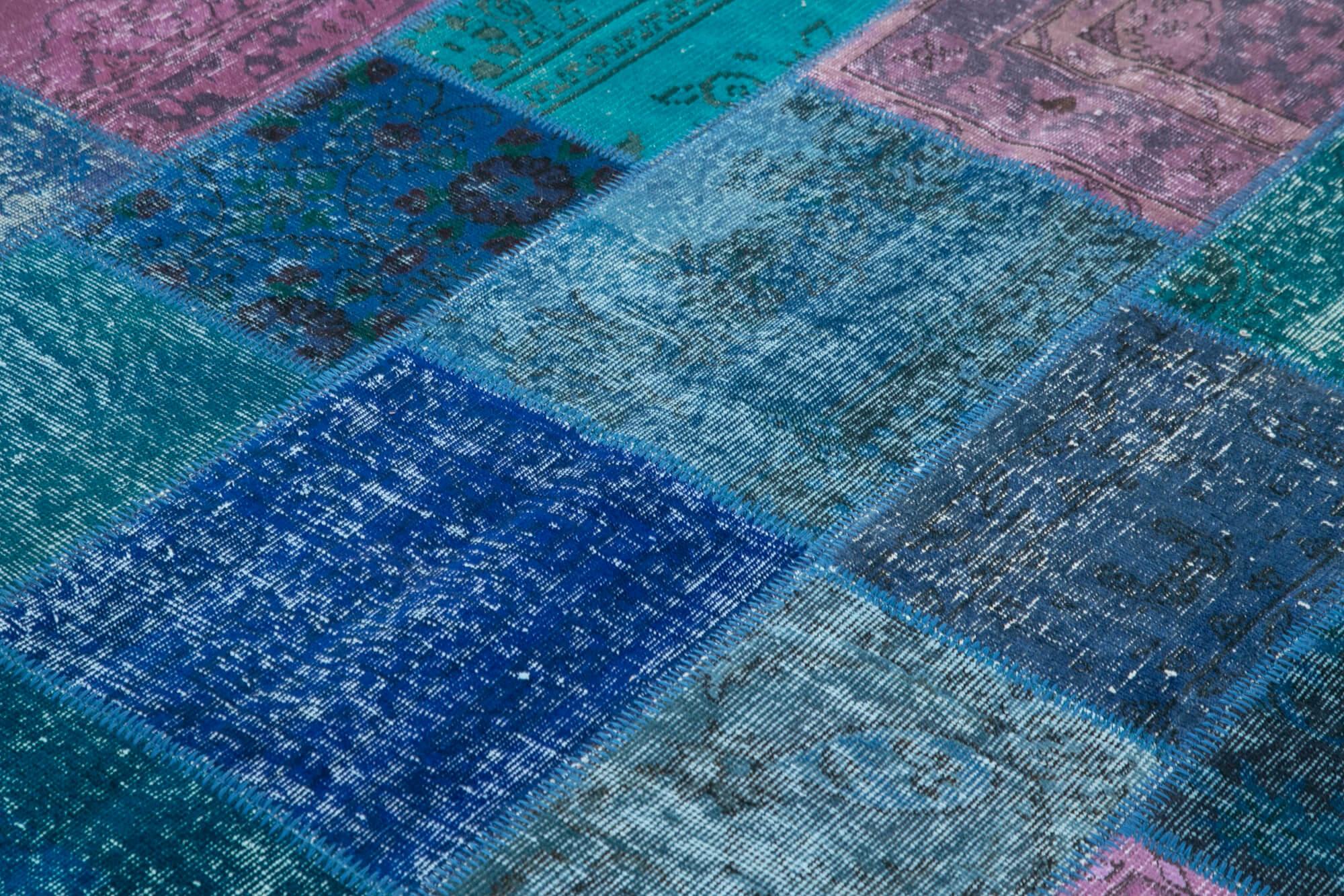 7 x 10 Blue Patchwork Rug - 715