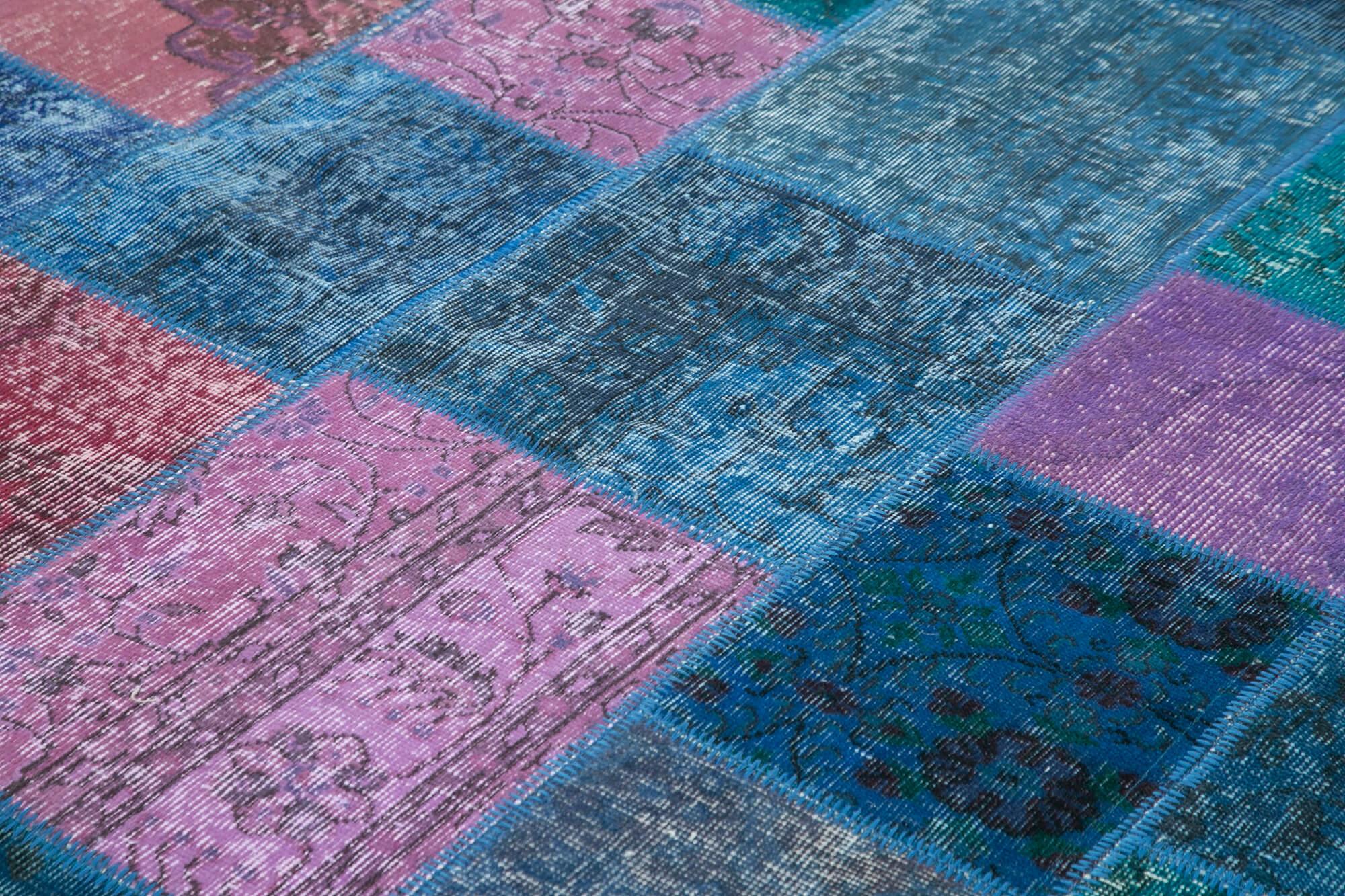 7 x 10 Blue Patchwork Rug - 727