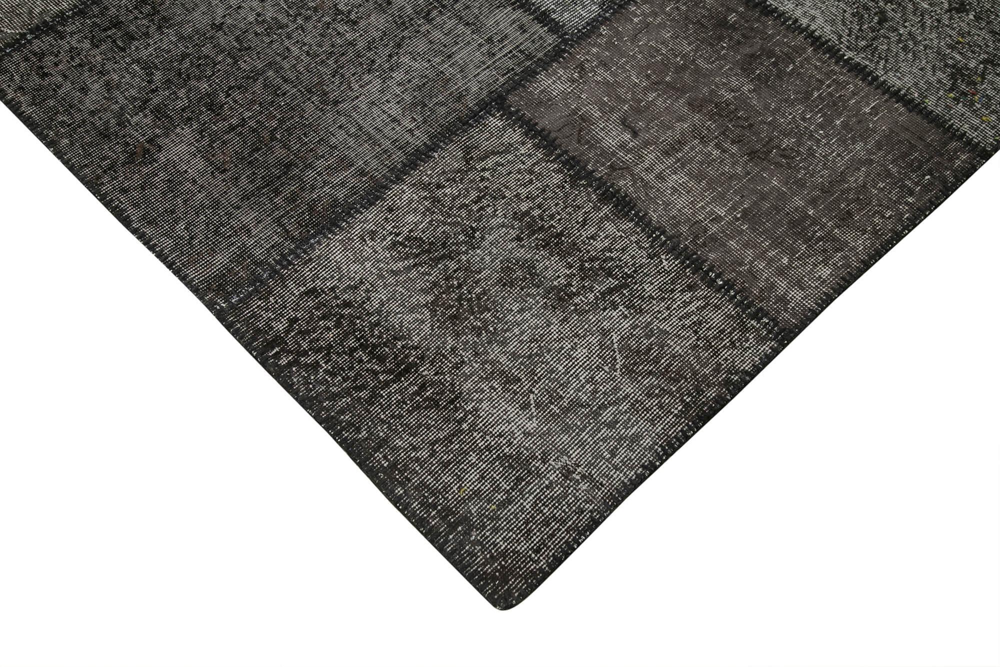 10 x 13 Black Patchwork Rug - 1364