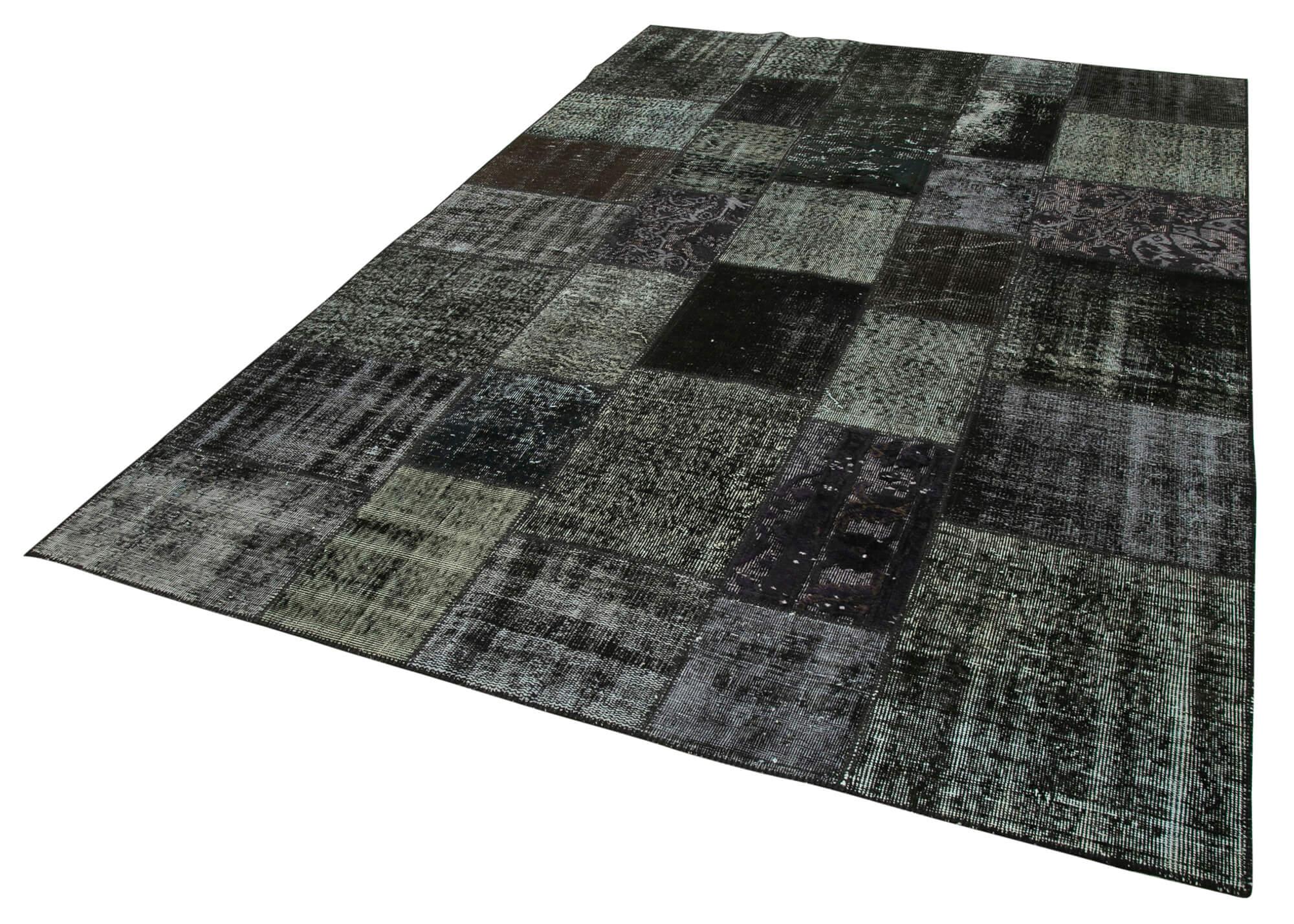 6 x 10 Black Patchwork Rug - 2458