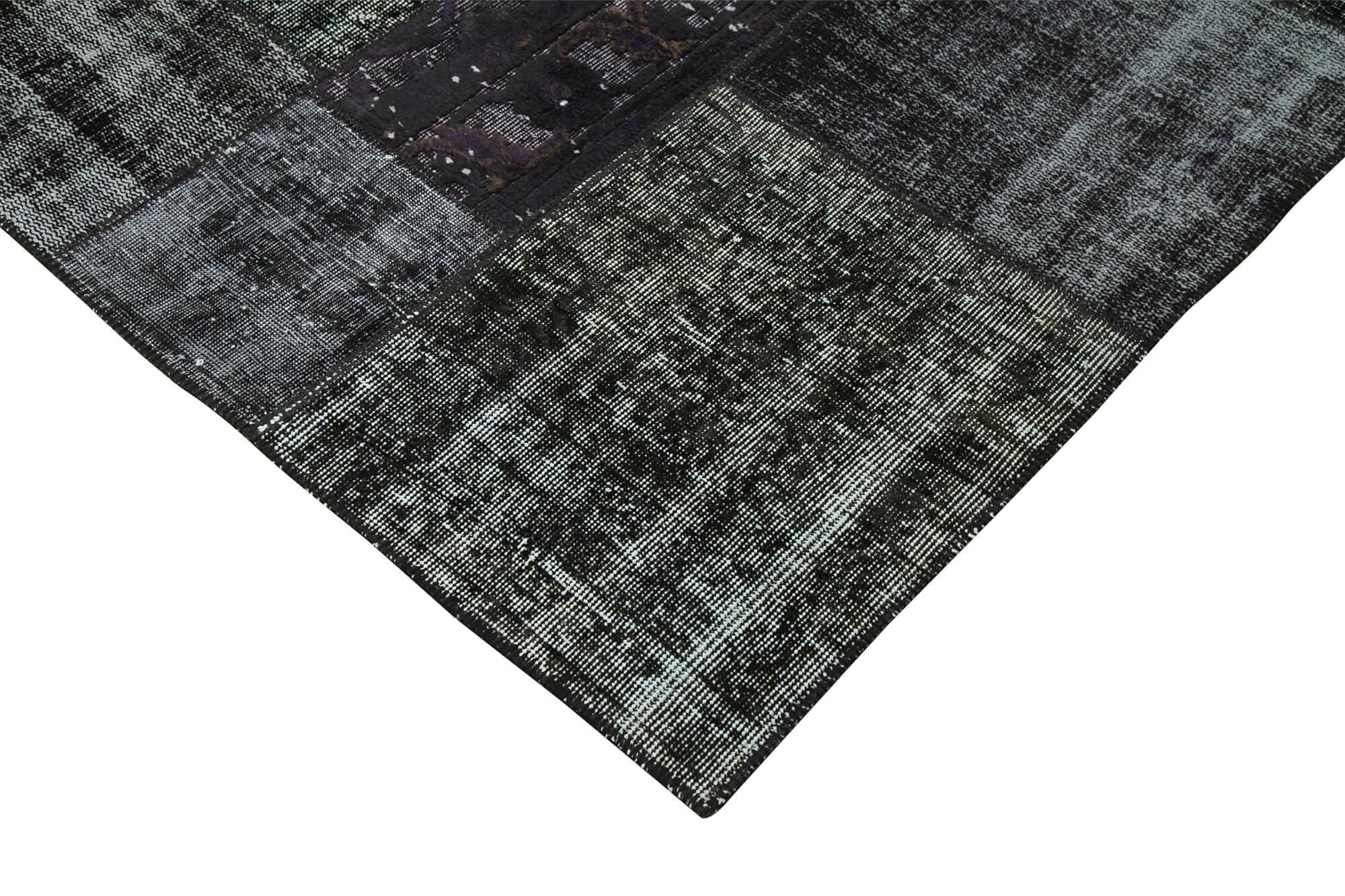 6 x 10 Black Patchwork Rug - 2458