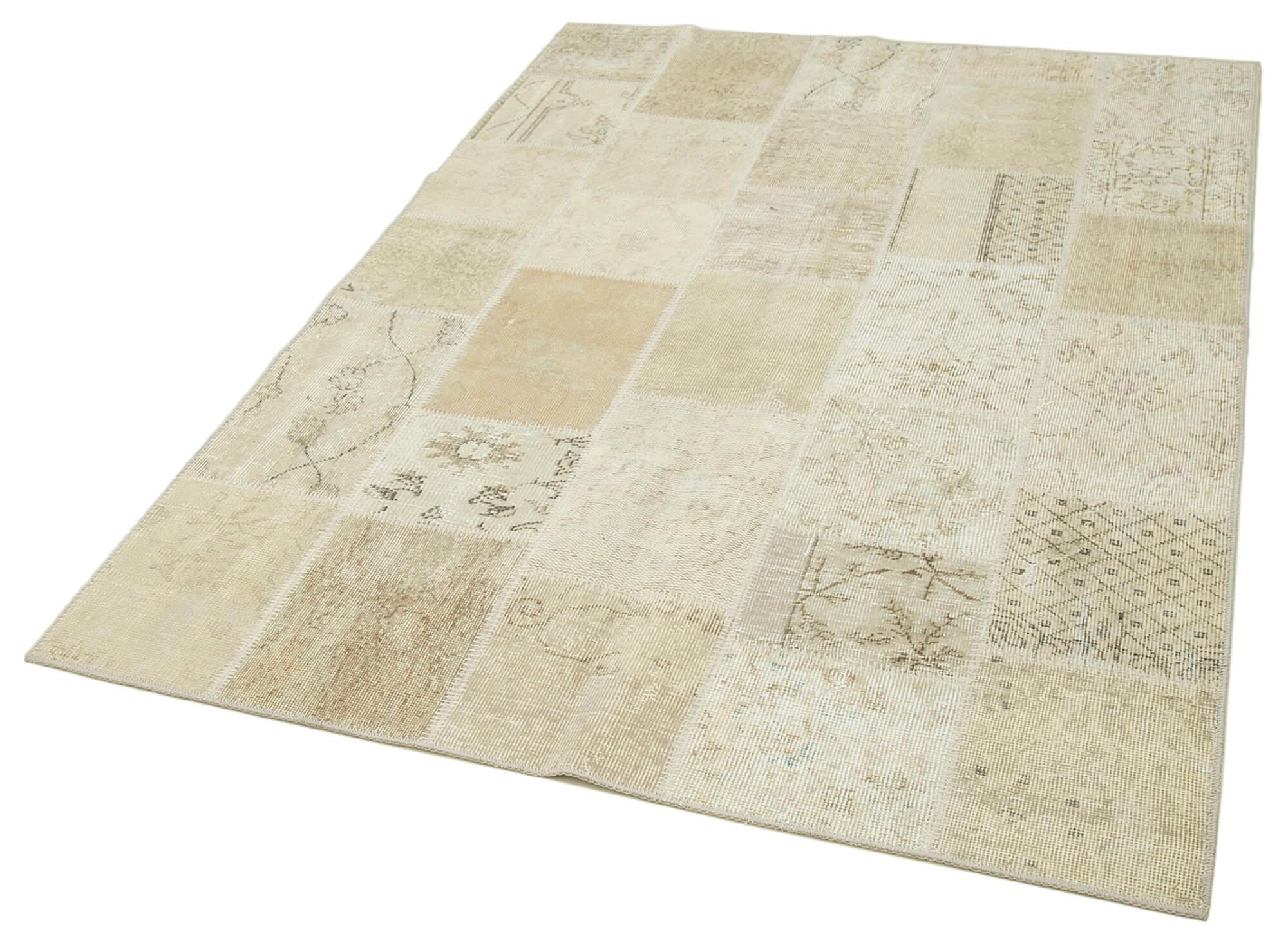 5 x 7 Beige Patchwork Rug - 2507