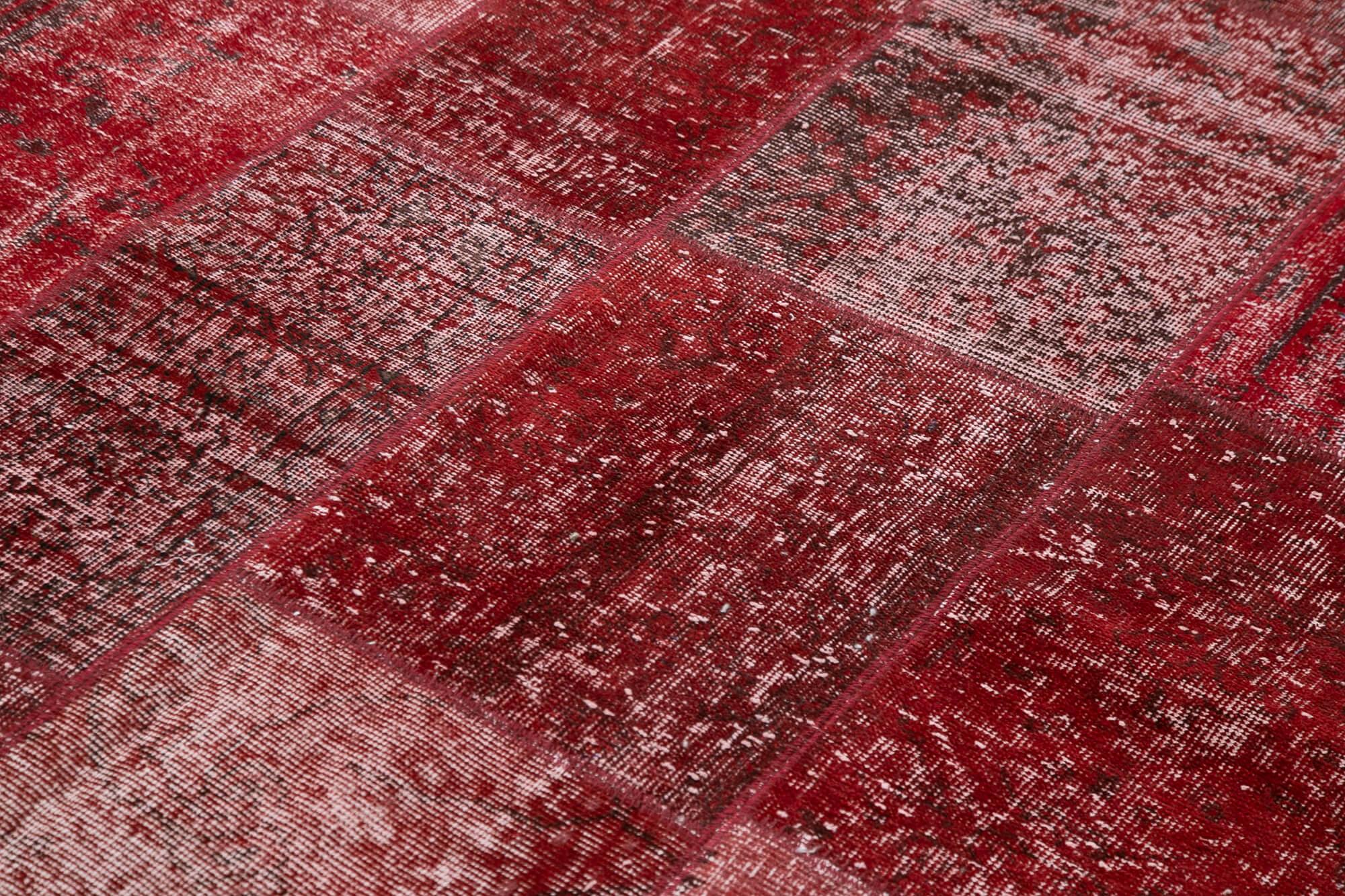 6 x 8 Red Patchwork Rug - 2552