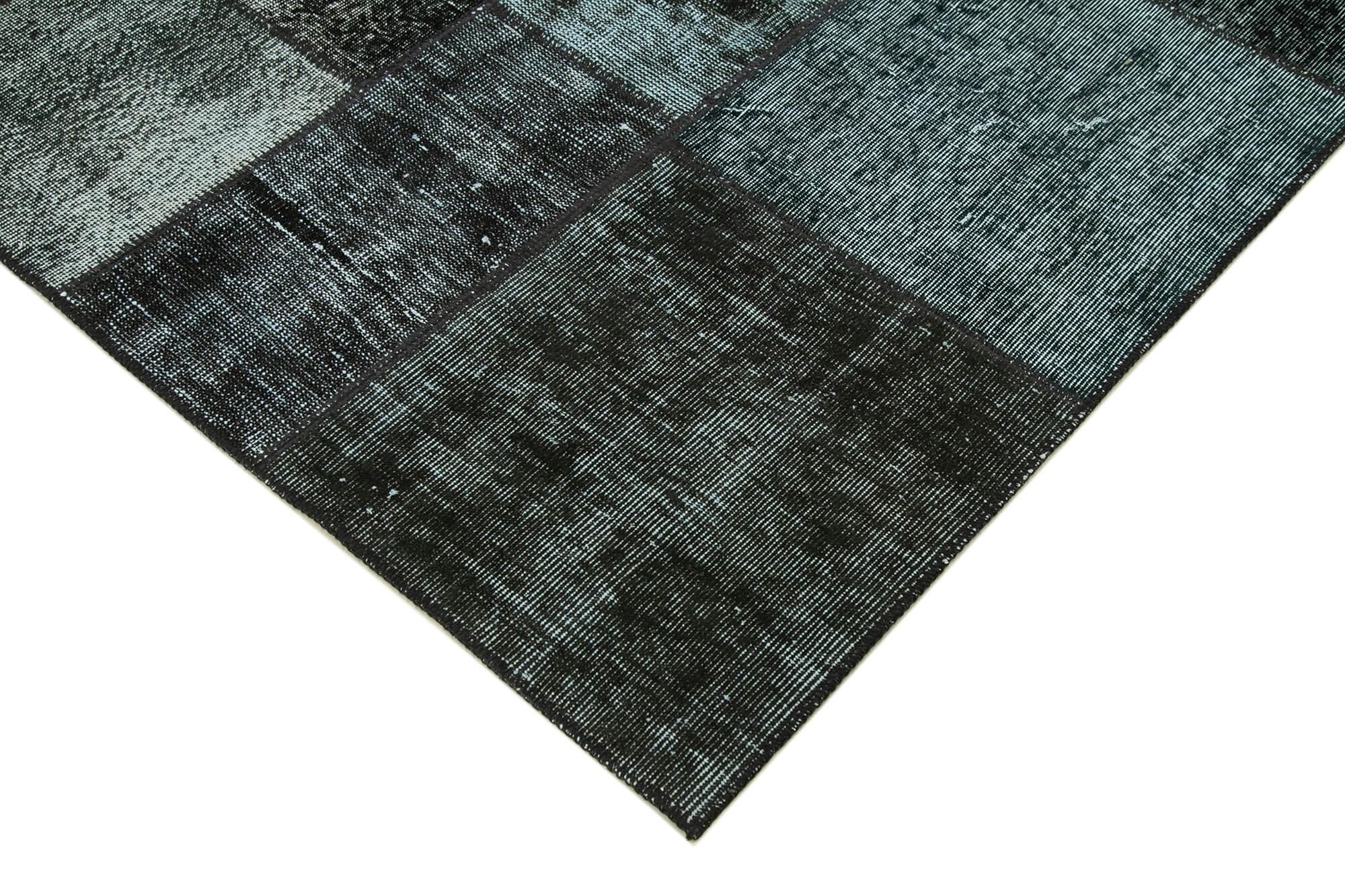 6 x 8 Black Patchwork Rug - 2555