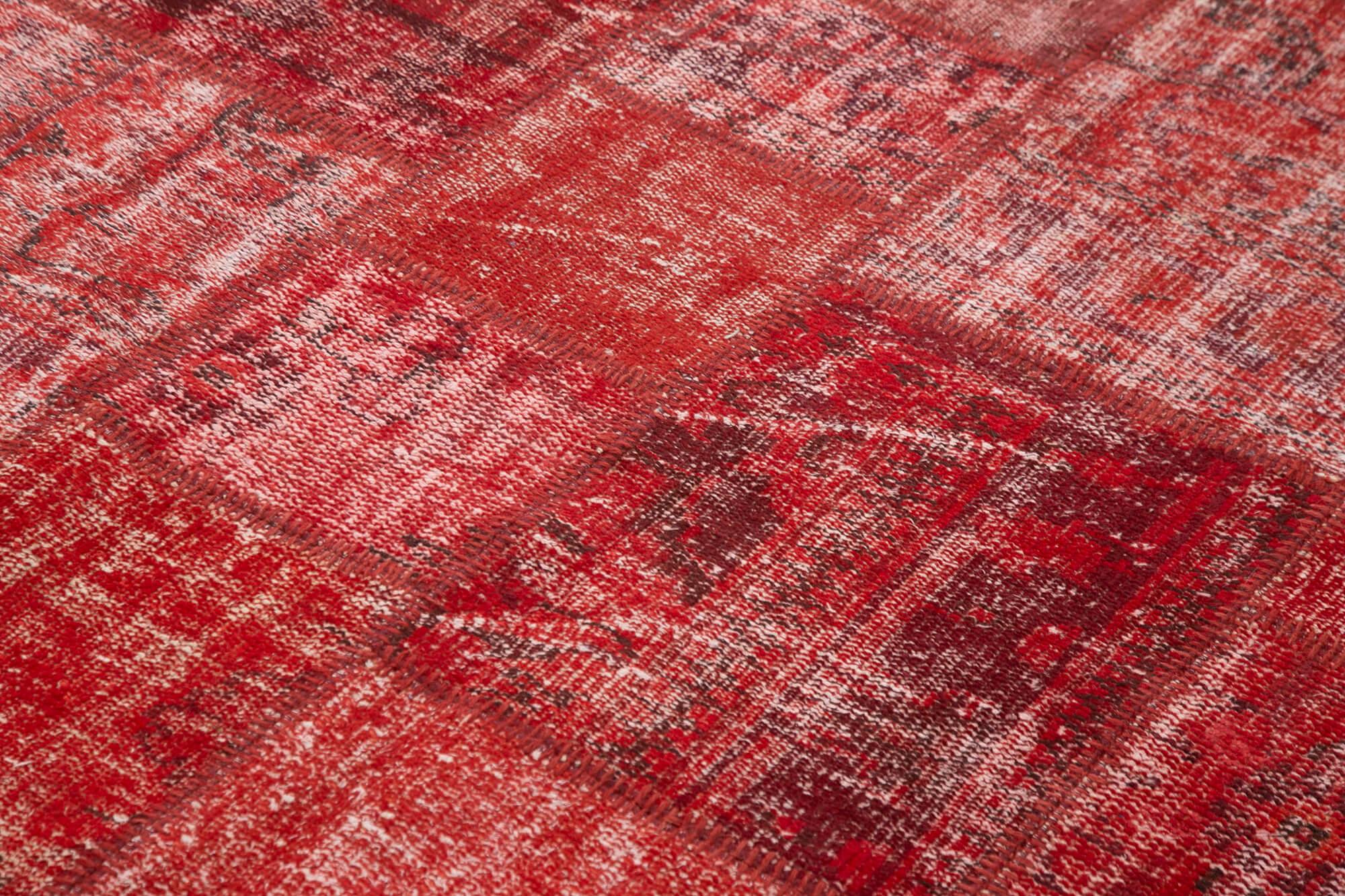 6 x 8 Red Patchwork Rug - 2569