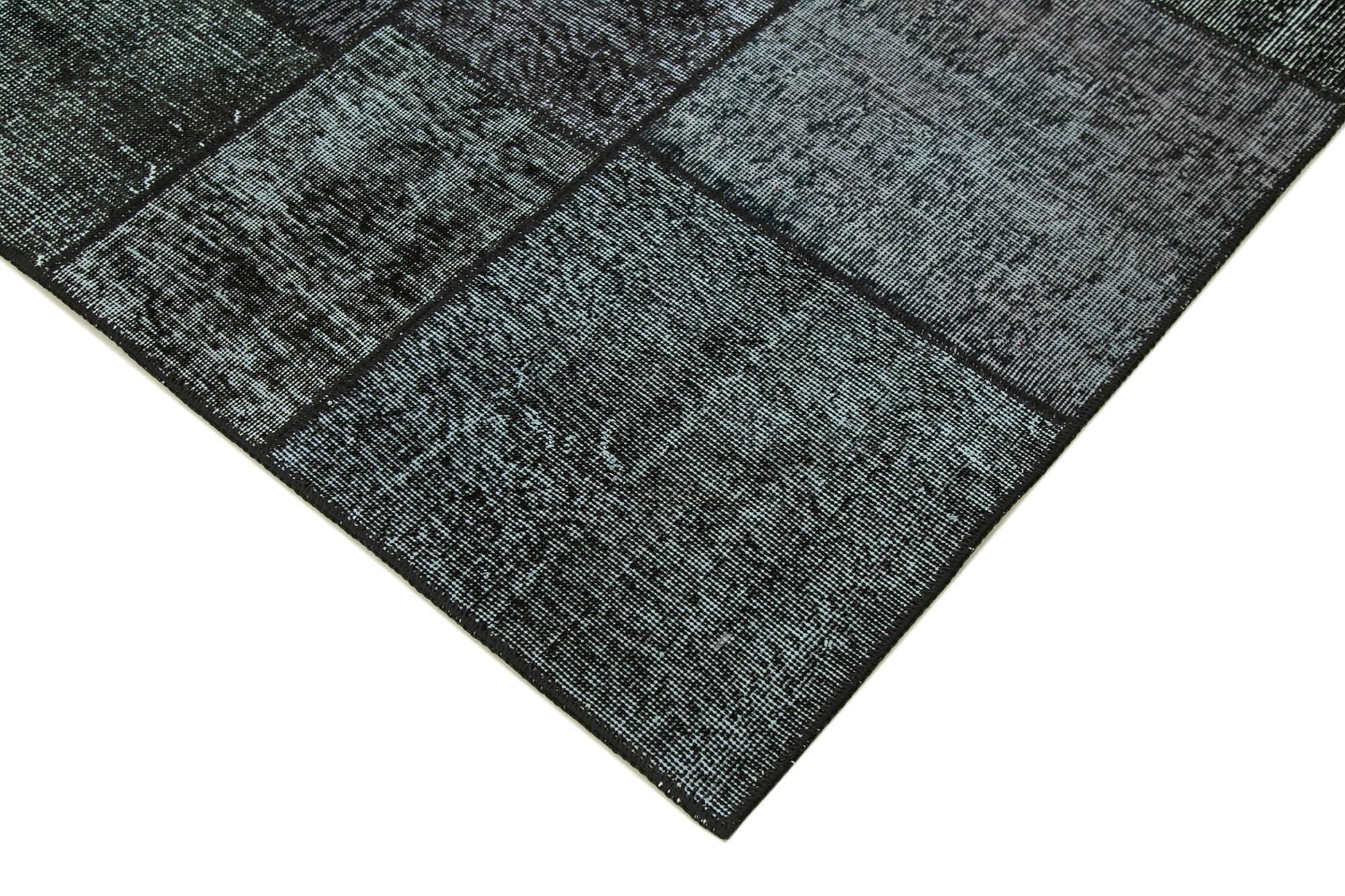 6 x 8 Black Patchwork Rug - 2602