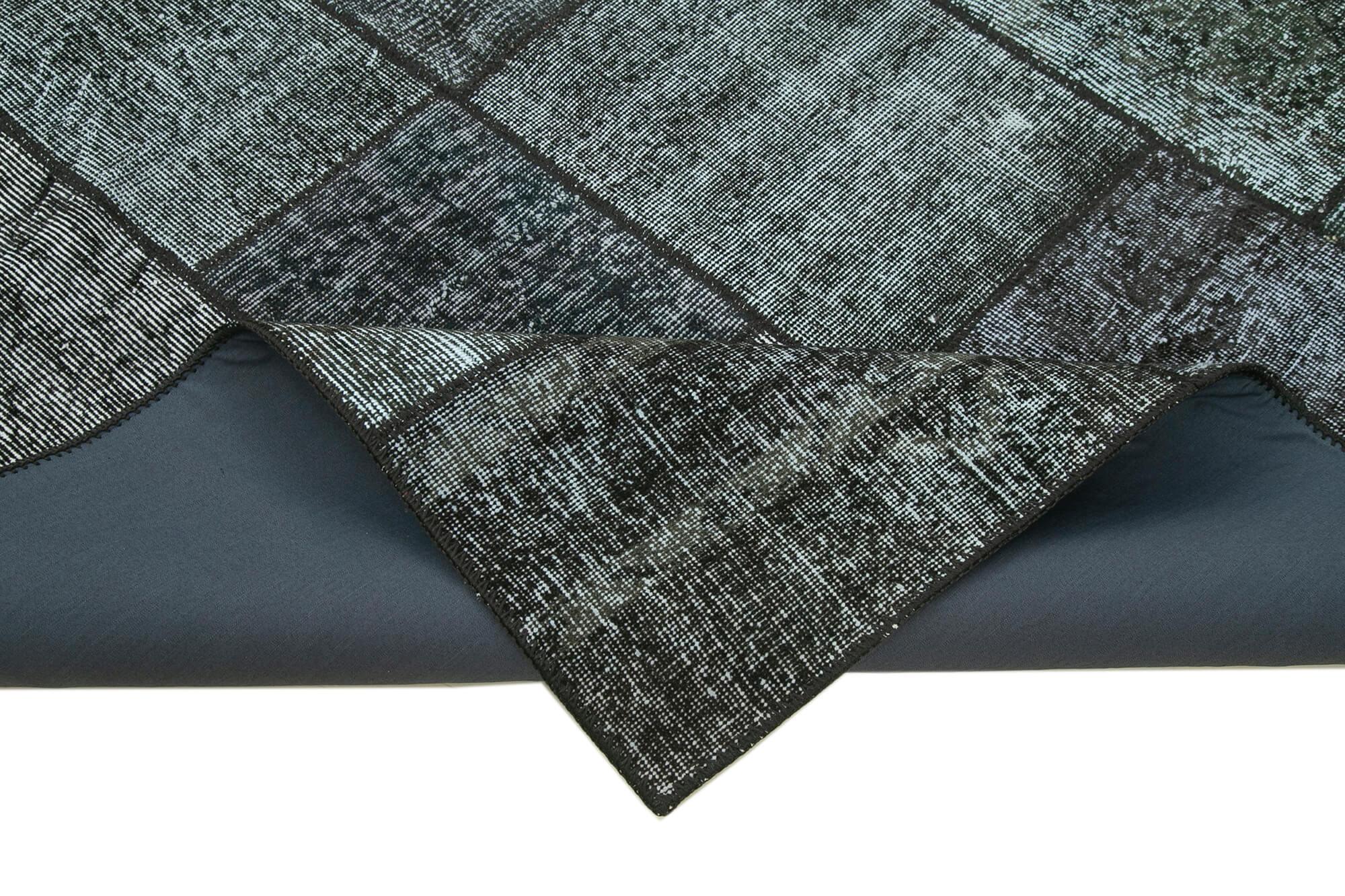 6 x 8 Black Patchwork Rug - 2602