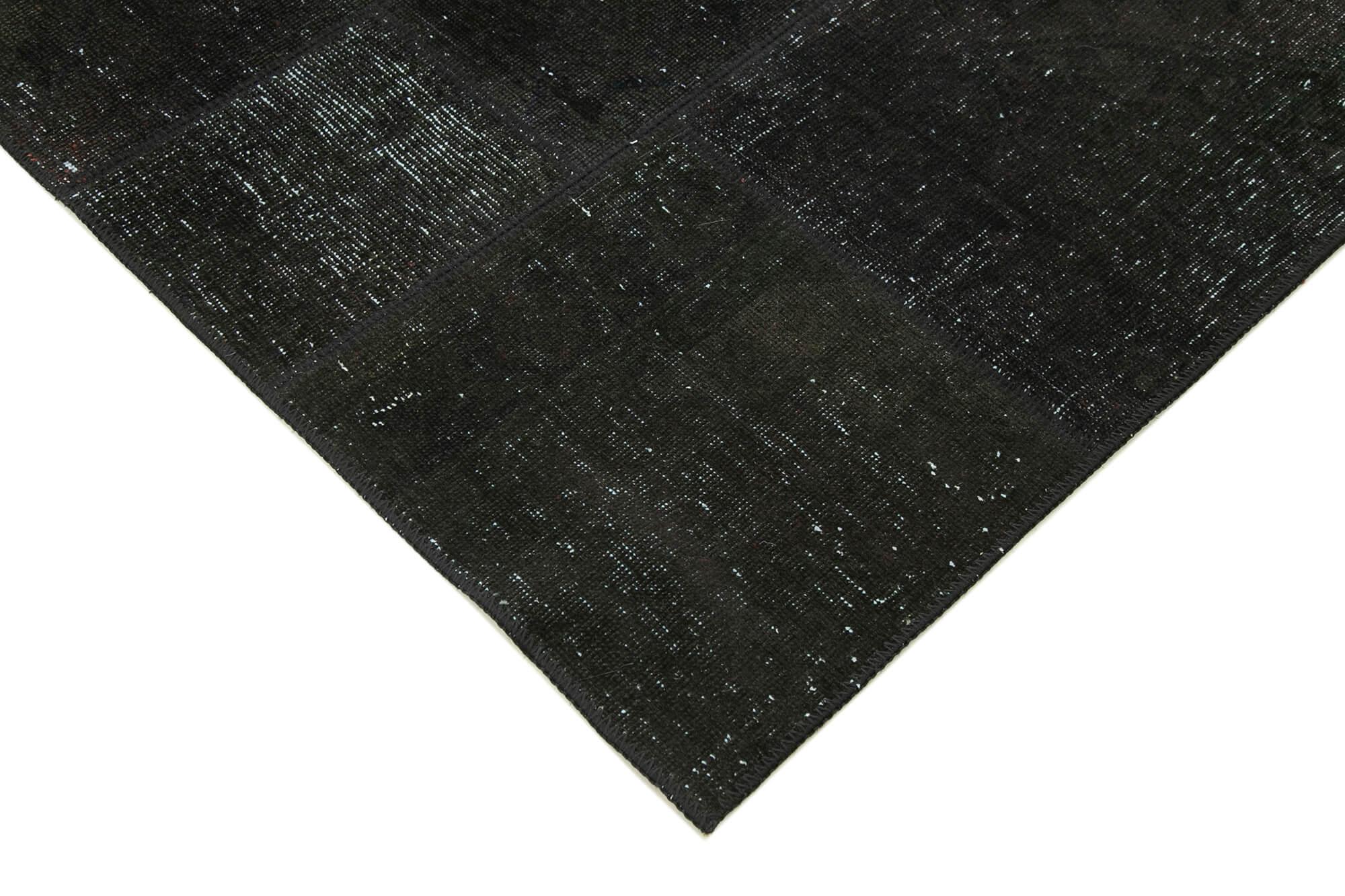 6 x 8 Black Patchwork Rug - 2604