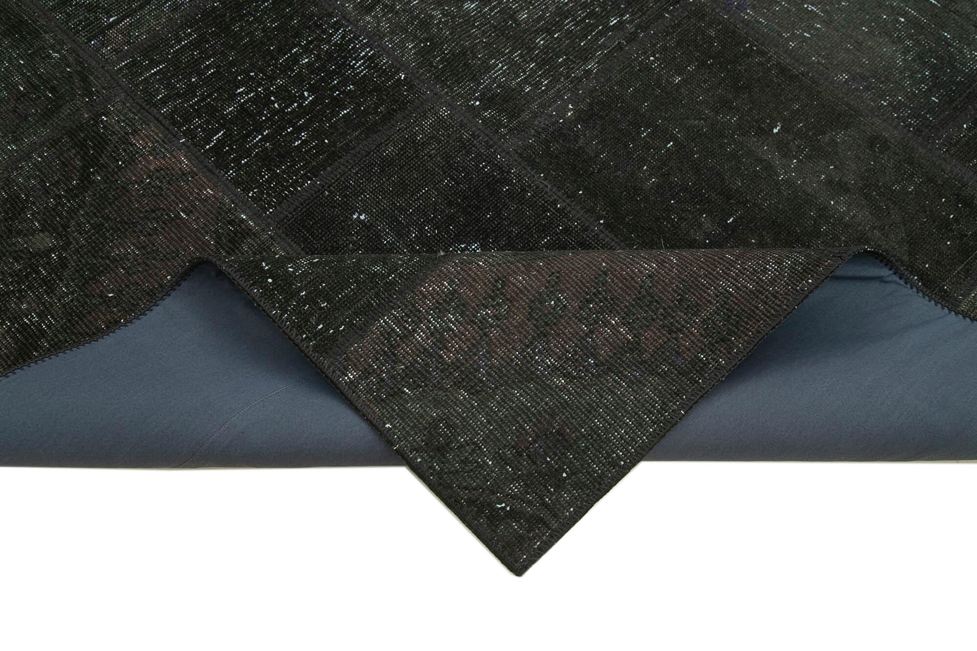 6 x 8 Black Patchwork Rug - 2604