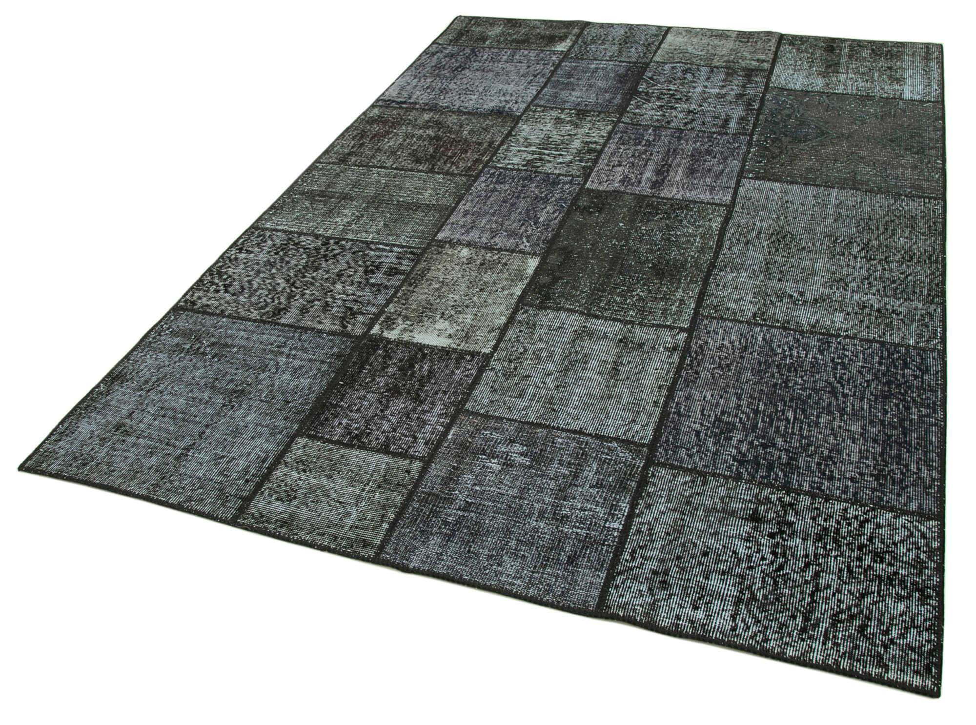 6 x 8 Black Patchwork Rug - 2606