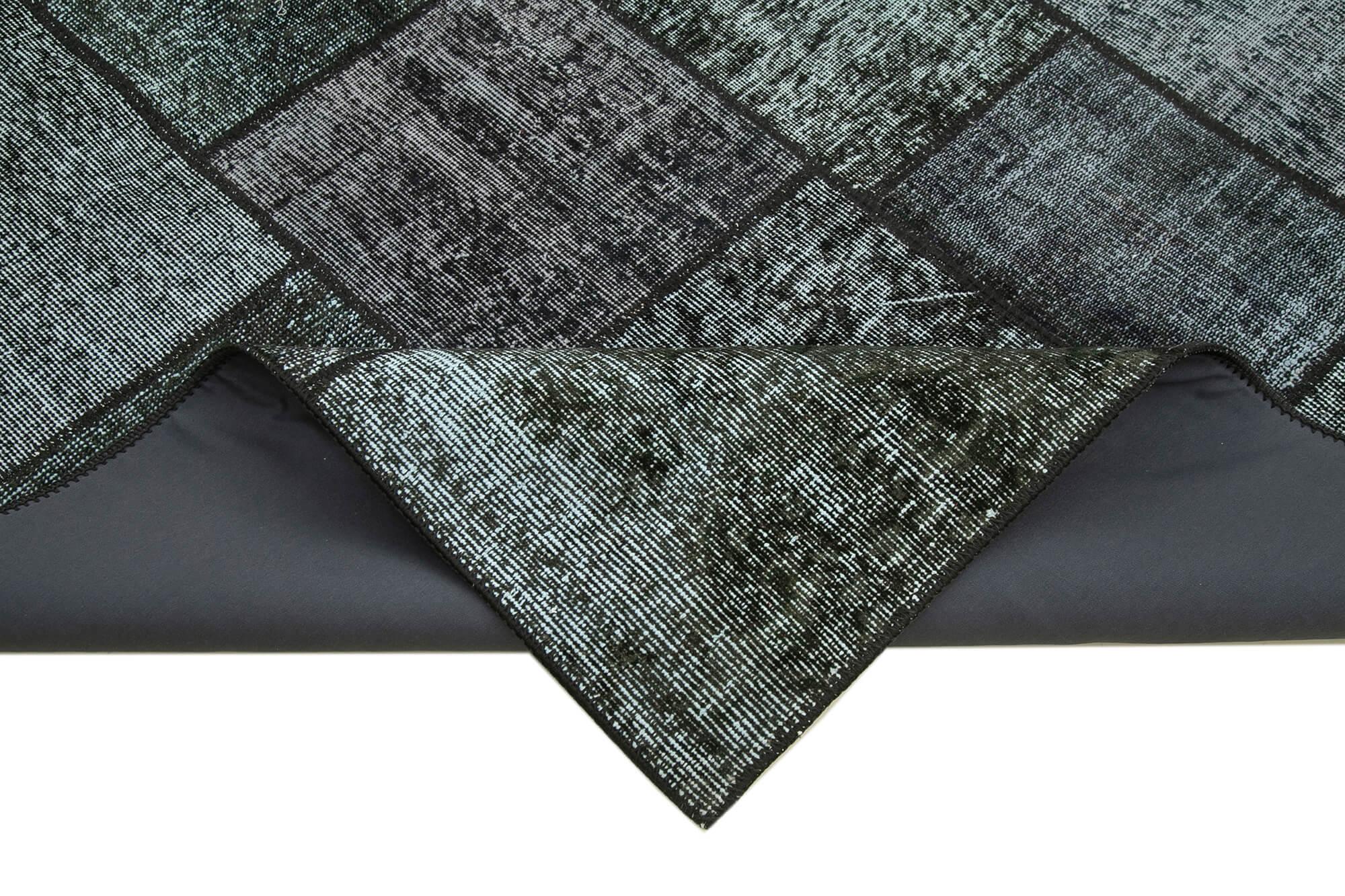 6 x 8 Black Patchwork Rug - 2606