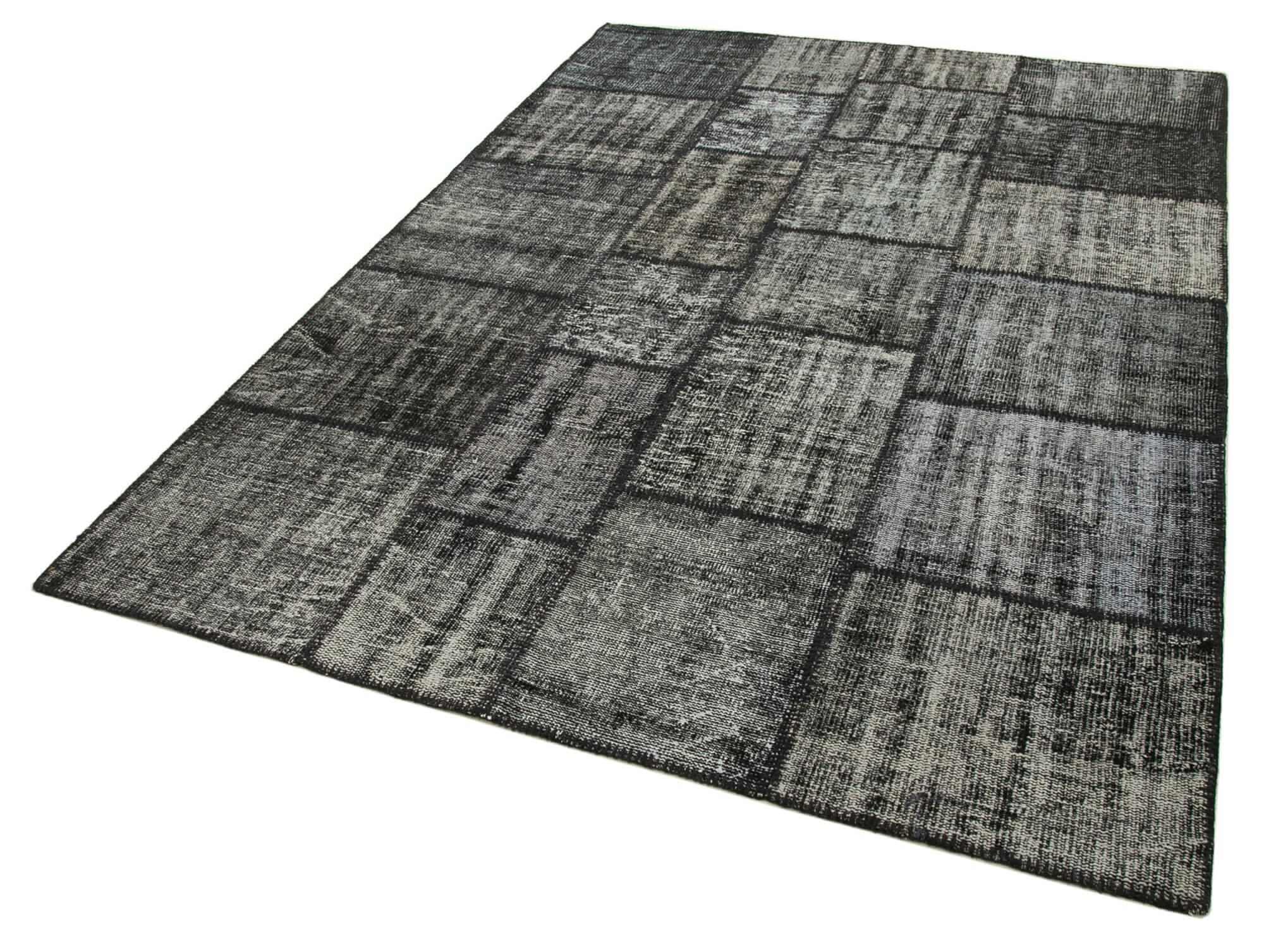 6 x 8 Black Patchwork Rug - 2609